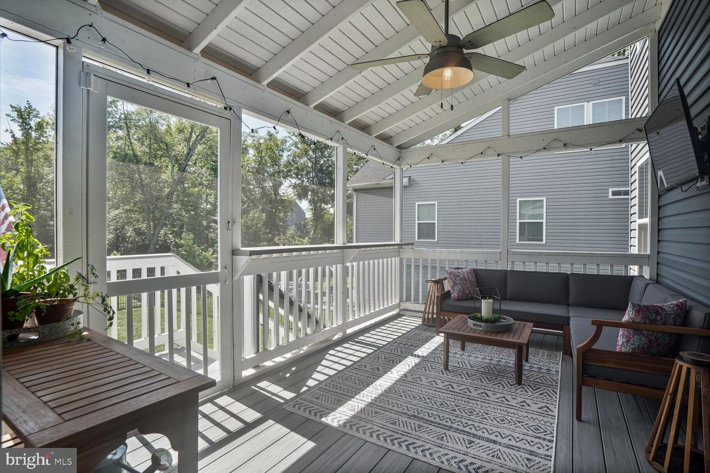 7424 LAKE WILLOW CT, WARRENTON, Virginia 20187, 4 Bedrooms Bedrooms, ,3 BathroomsBathrooms,Residential,For sale,7424 LAKE WILLOW CT,VAFQ2017562 MLS # VAFQ2017562