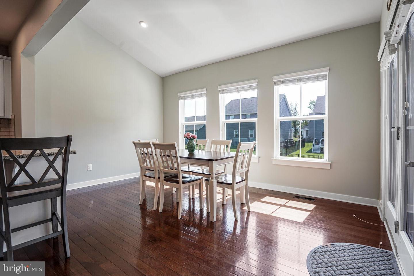 7424 LAKE WILLOW CT, WARRENTON, Virginia 20187, 4 Bedrooms Bedrooms, ,3 BathroomsBathrooms,Residential,For sale,7424 LAKE WILLOW CT,VAFQ2017562 MLS # VAFQ2017562