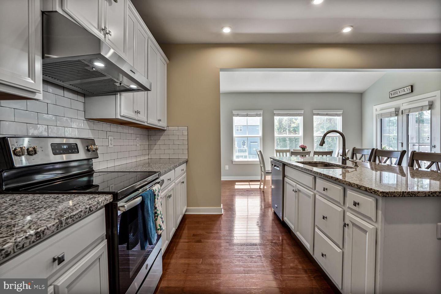 7424 LAKE WILLOW CT, WARRENTON, Virginia 20187, 4 Bedrooms Bedrooms, ,3 BathroomsBathrooms,Residential,For sale,7424 LAKE WILLOW CT,VAFQ2017562 MLS # VAFQ2017562