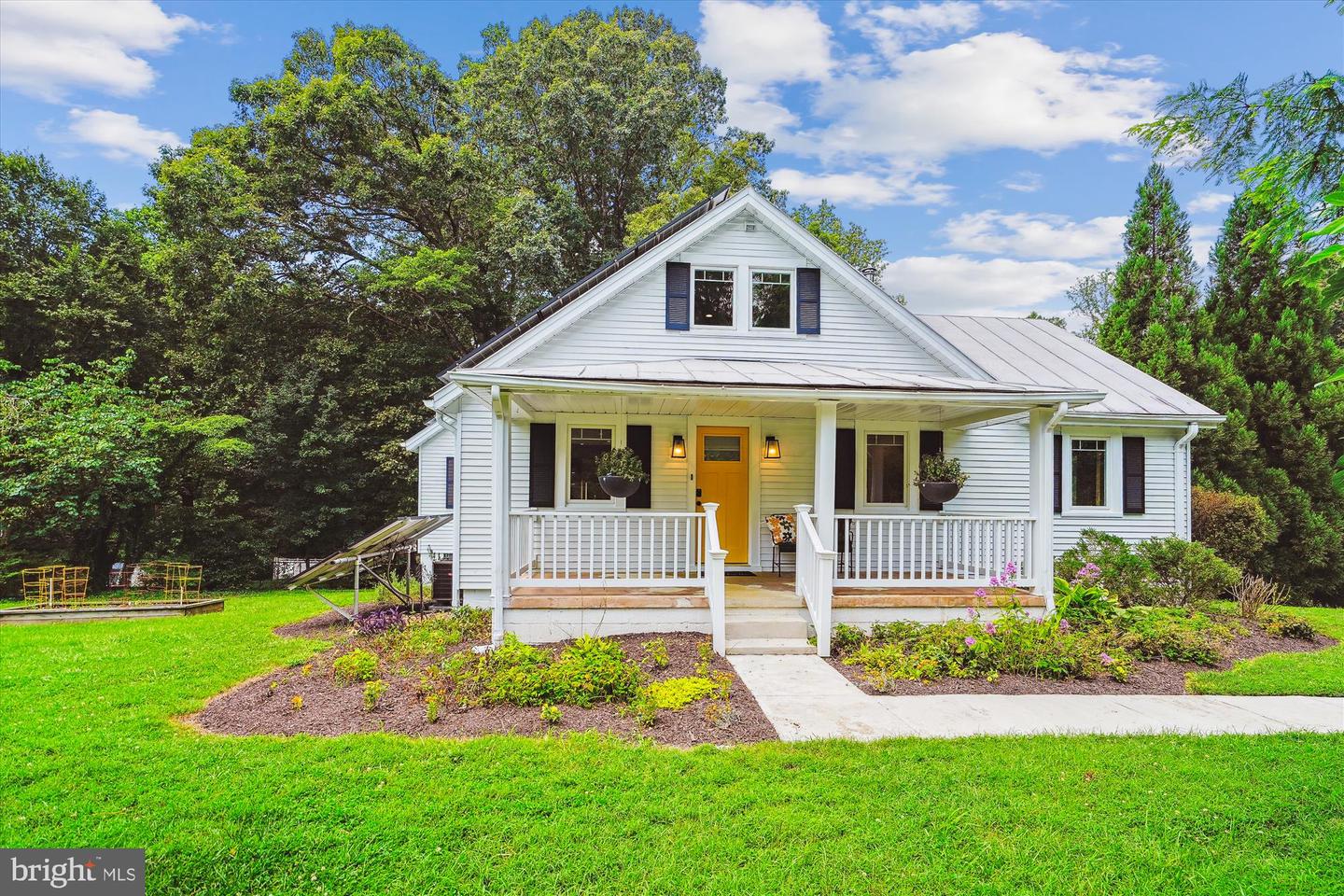 12377 HENDERSON RD, CLIFTON, Virginia 20124, 4 Bedrooms Bedrooms, ,2 BathroomsBathrooms,Residential,For sale,12377 HENDERSON RD,VAFX2256980 MLS # VAFX2256980