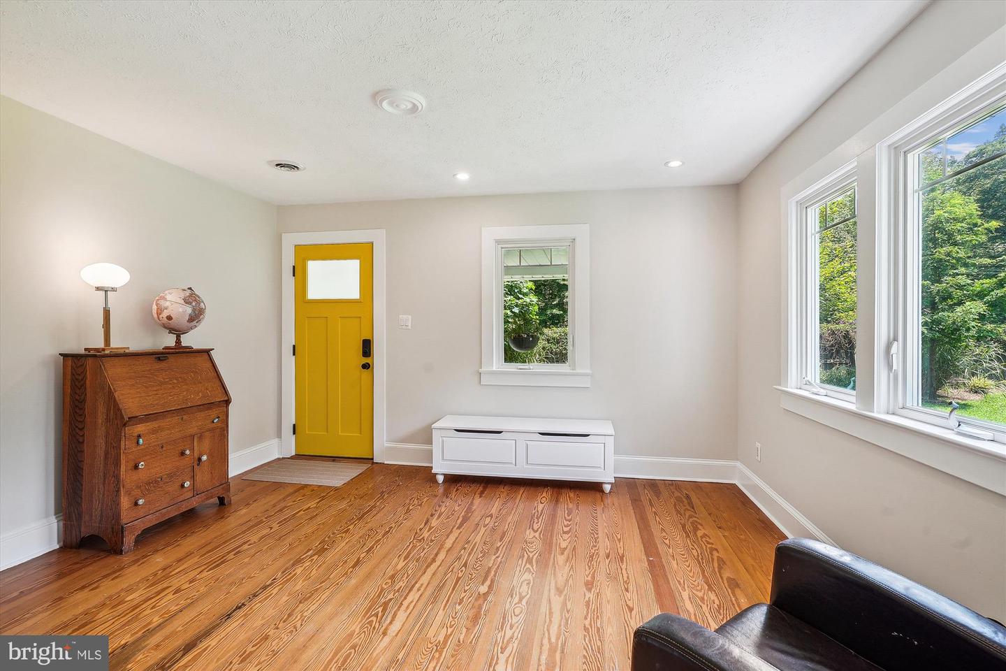 12377 HENDERSON RD, CLIFTON, Virginia 20124, 4 Bedrooms Bedrooms, ,2 BathroomsBathrooms,Residential,For sale,12377 HENDERSON RD,VAFX2256980 MLS # VAFX2256980