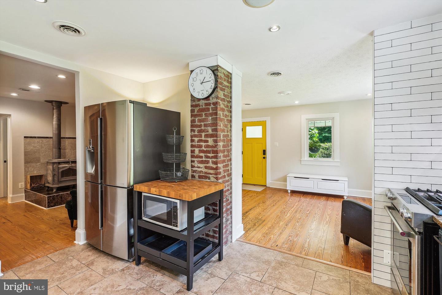 12377 HENDERSON RD, CLIFTON, Virginia 20124, 4 Bedrooms Bedrooms, ,2 BathroomsBathrooms,Residential,For sale,12377 HENDERSON RD,VAFX2256980 MLS # VAFX2256980