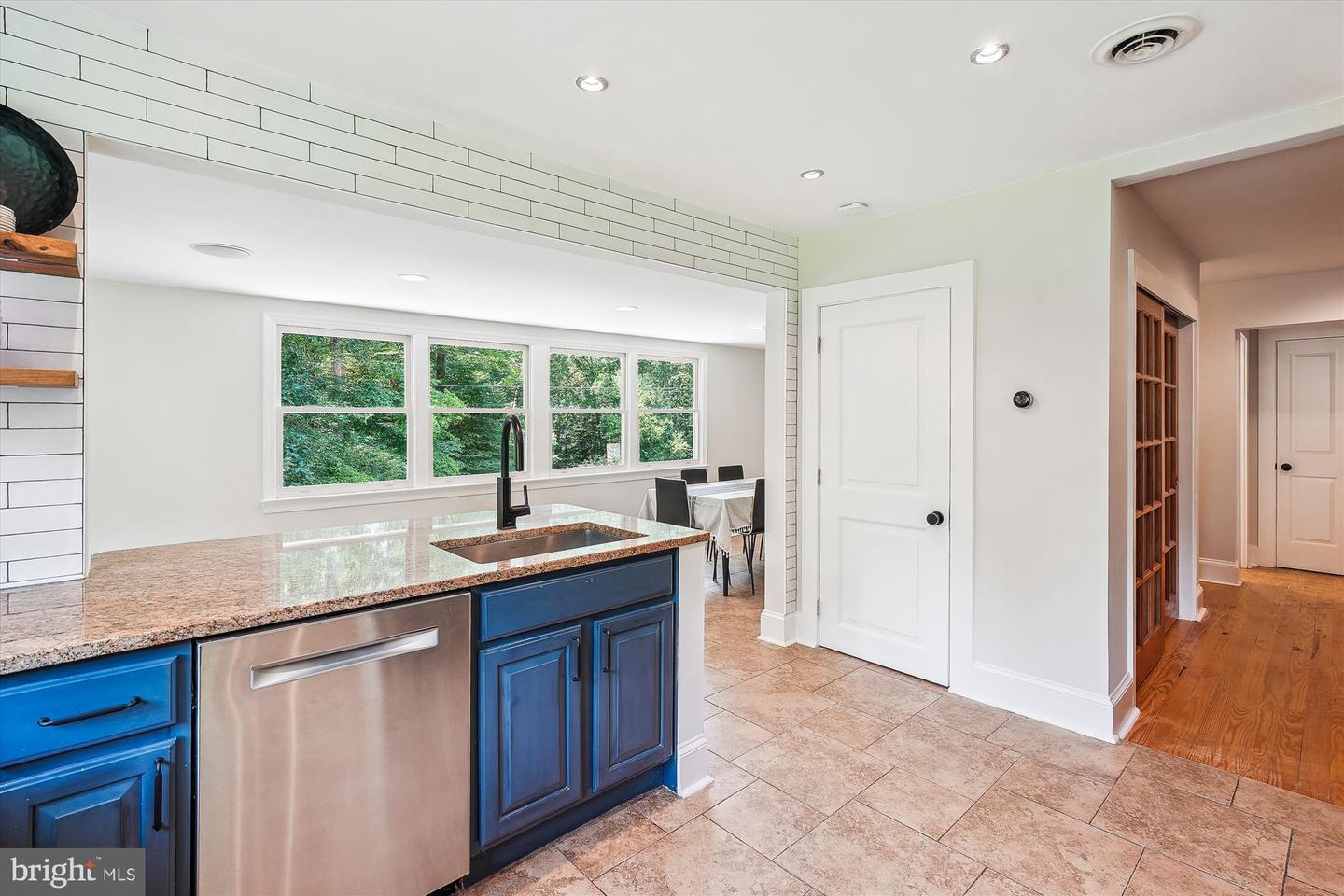12377 HENDERSON RD, CLIFTON, Virginia 20124, 4 Bedrooms Bedrooms, ,2 BathroomsBathrooms,Residential,For sale,12377 HENDERSON RD,VAFX2256980 MLS # VAFX2256980