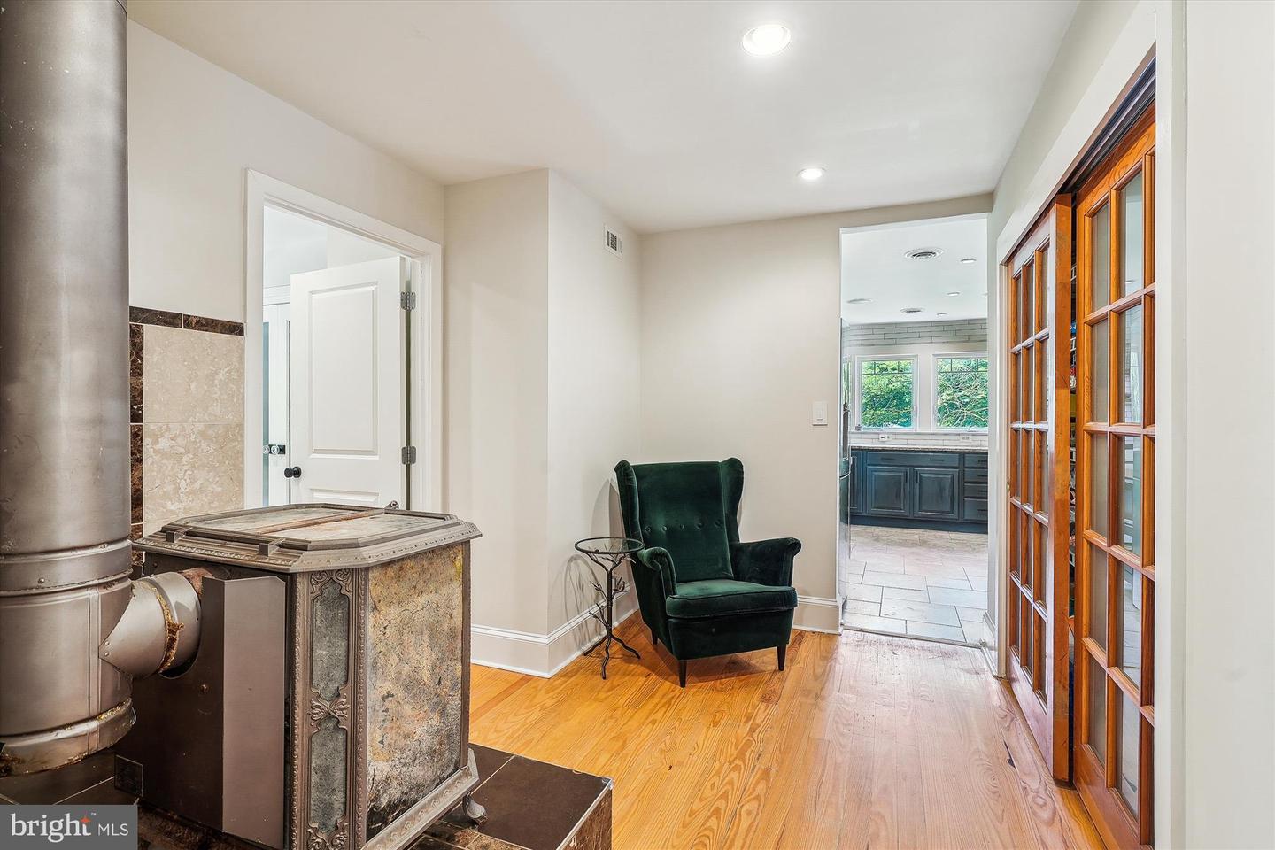 12377 HENDERSON RD, CLIFTON, Virginia 20124, 4 Bedrooms Bedrooms, ,2 BathroomsBathrooms,Residential,For sale,12377 HENDERSON RD,VAFX2256980 MLS # VAFX2256980