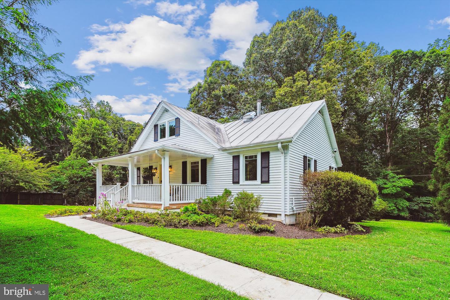 12377 HENDERSON RD, CLIFTON, Virginia 20124, 4 Bedrooms Bedrooms, ,2 BathroomsBathrooms,Residential,For sale,12377 HENDERSON RD,VAFX2256980 MLS # VAFX2256980