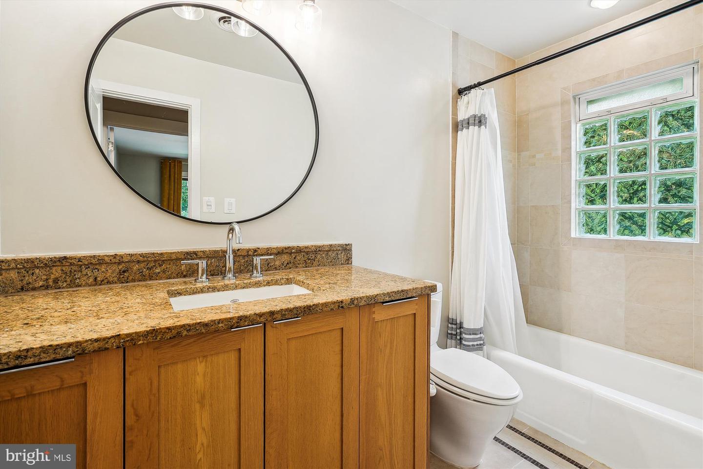 12377 HENDERSON RD, CLIFTON, Virginia 20124, 4 Bedrooms Bedrooms, ,2 BathroomsBathrooms,Residential,For sale,12377 HENDERSON RD,VAFX2256980 MLS # VAFX2256980