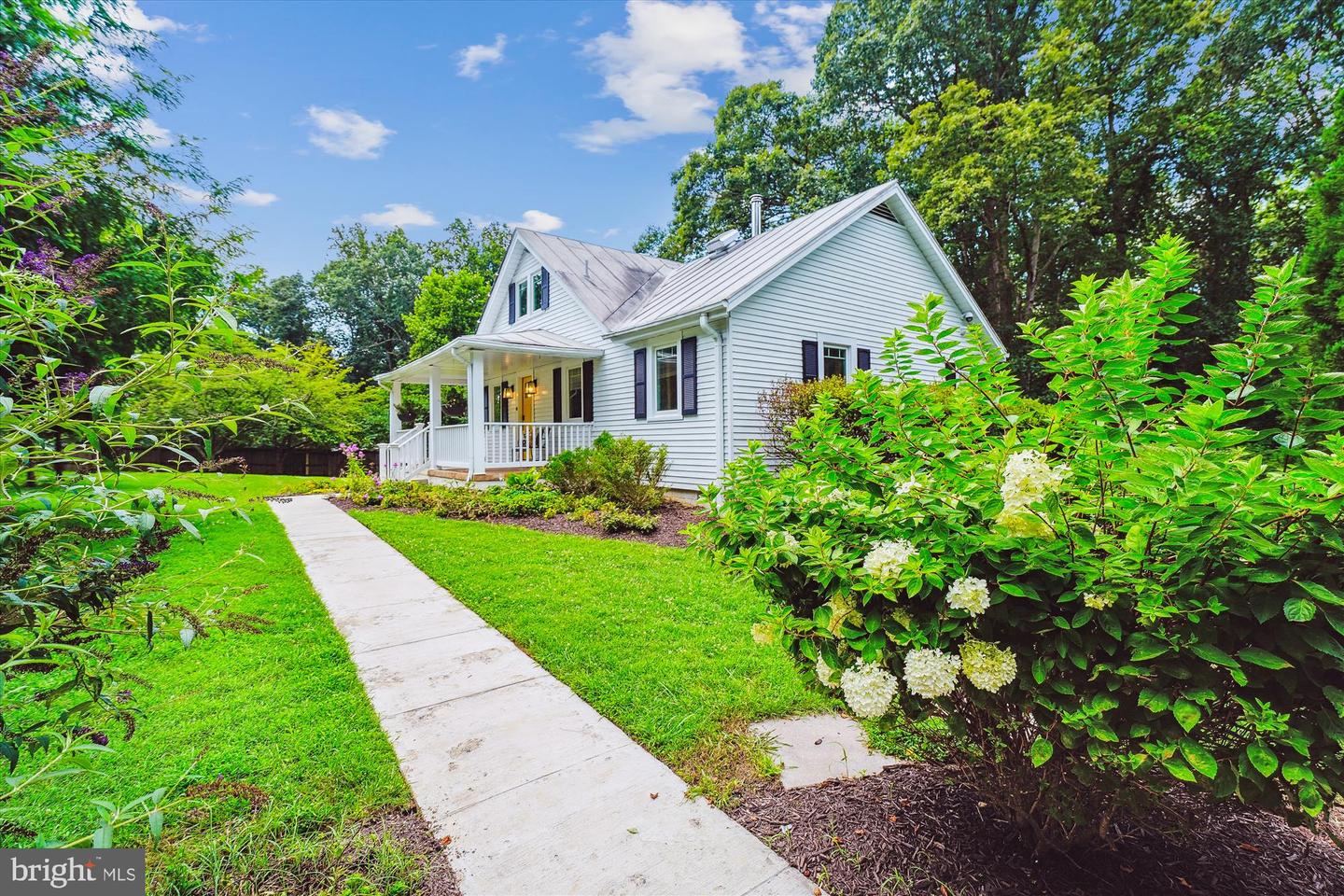 12377 HENDERSON RD, CLIFTON, Virginia 20124, 4 Bedrooms Bedrooms, ,2 BathroomsBathrooms,Residential,For sale,12377 HENDERSON RD,VAFX2256980 MLS # VAFX2256980