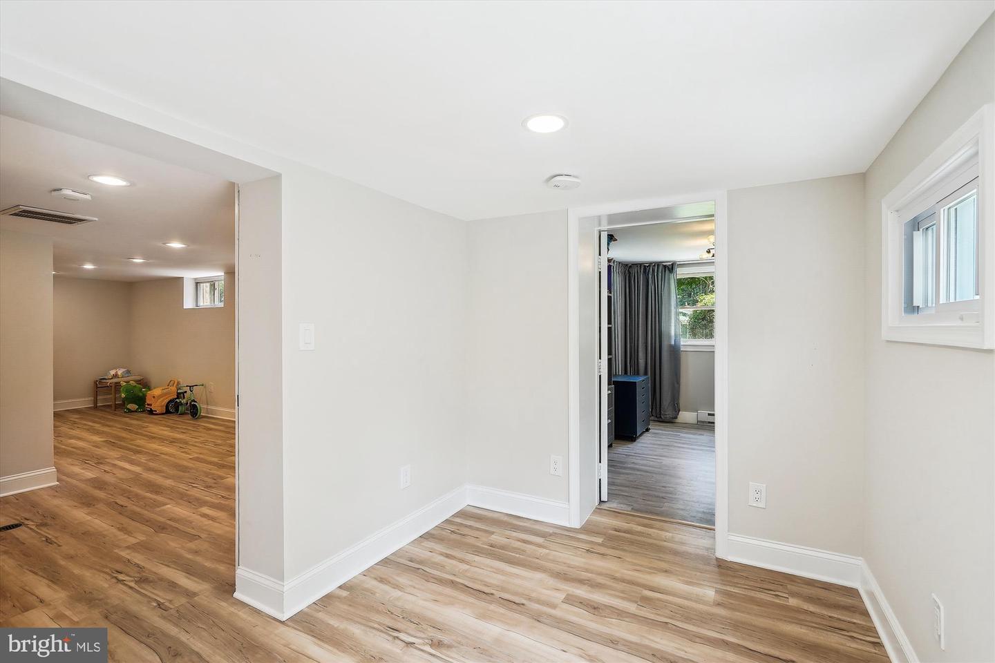 12377 HENDERSON RD, CLIFTON, Virginia 20124, 4 Bedrooms Bedrooms, ,2 BathroomsBathrooms,Residential,For sale,12377 HENDERSON RD,VAFX2256980 MLS # VAFX2256980