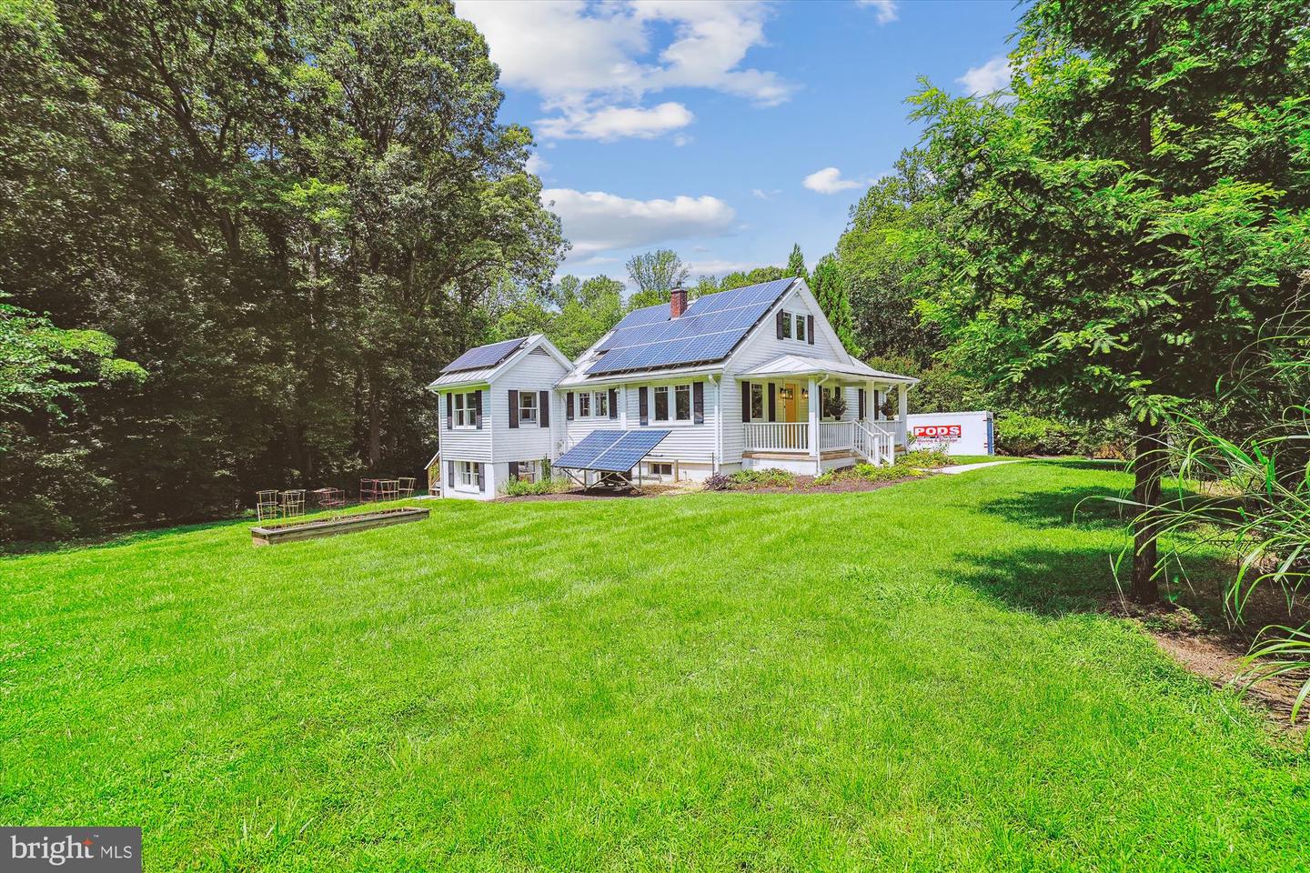 12377 HENDERSON RD, CLIFTON, Virginia 20124, 4 Bedrooms Bedrooms, ,2 BathroomsBathrooms,Residential,For sale,12377 HENDERSON RD,VAFX2256980 MLS # VAFX2256980