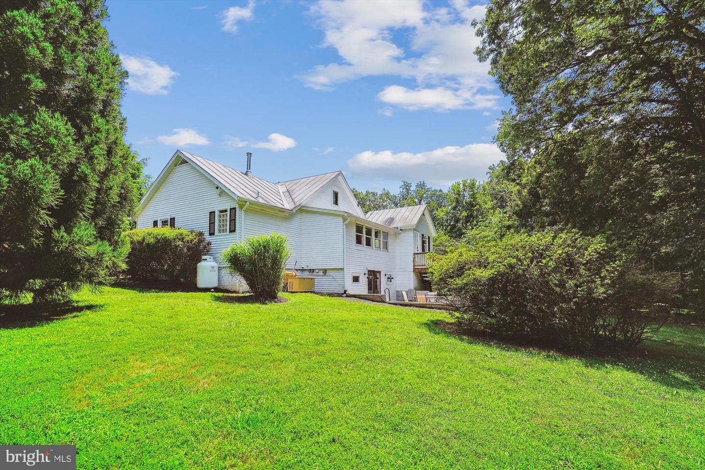 12377 HENDERSON RD, CLIFTON, Virginia 20124, 4 Bedrooms Bedrooms, ,2 BathroomsBathrooms,Residential,For sale,12377 HENDERSON RD,VAFX2256980 MLS # VAFX2256980