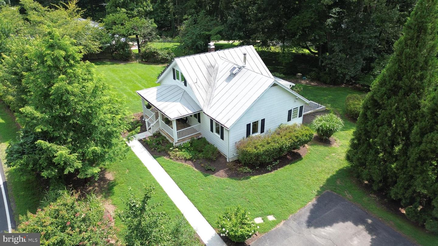 12377 HENDERSON RD, CLIFTON, Virginia 20124, 4 Bedrooms Bedrooms, ,2 BathroomsBathrooms,Residential,For sale,12377 HENDERSON RD,VAFX2256980 MLS # VAFX2256980