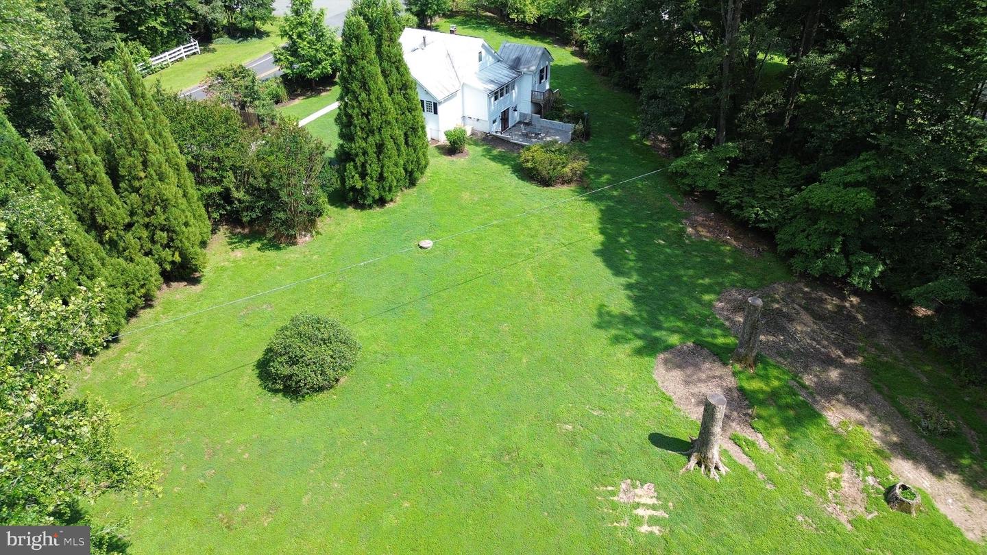 12377 HENDERSON RD, CLIFTON, Virginia 20124, 4 Bedrooms Bedrooms, ,2 BathroomsBathrooms,Residential,For sale,12377 HENDERSON RD,VAFX2256980 MLS # VAFX2256980
