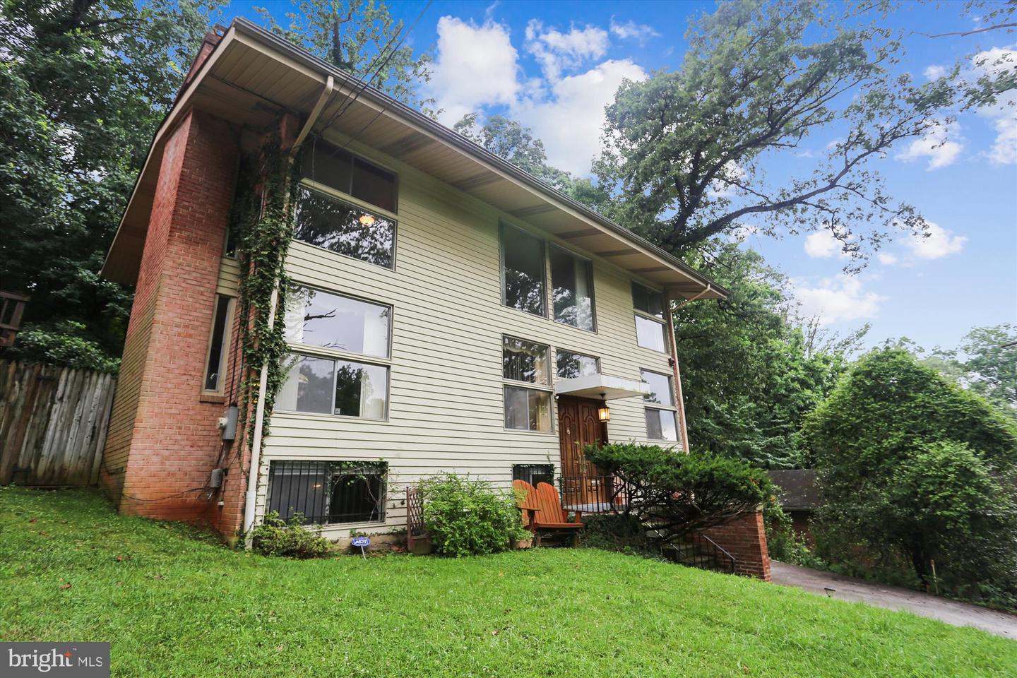 2901 HILLCREST DR SE, WASHINGTON, District Of Columbia 20020, 3 Bedrooms Bedrooms, ,2 BathroomsBathrooms,Residential,For sale,2901 HILLCREST DR SE,DCDC2211168 MLS # DCDC2211168