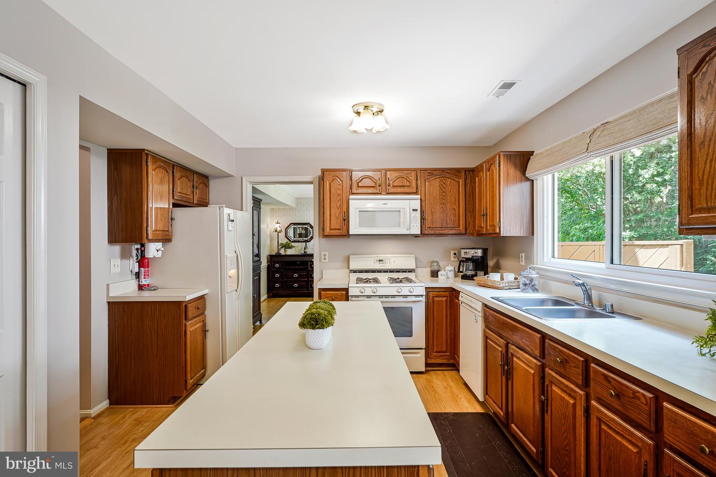 4305 WARNER LANE, CHANTILLY, Virginia 20151, 4 Bedrooms Bedrooms, ,3 BathroomsBathrooms,Residential,For sale,4305 WARNER LANE,VAFX2256604 MLS # VAFX2256604