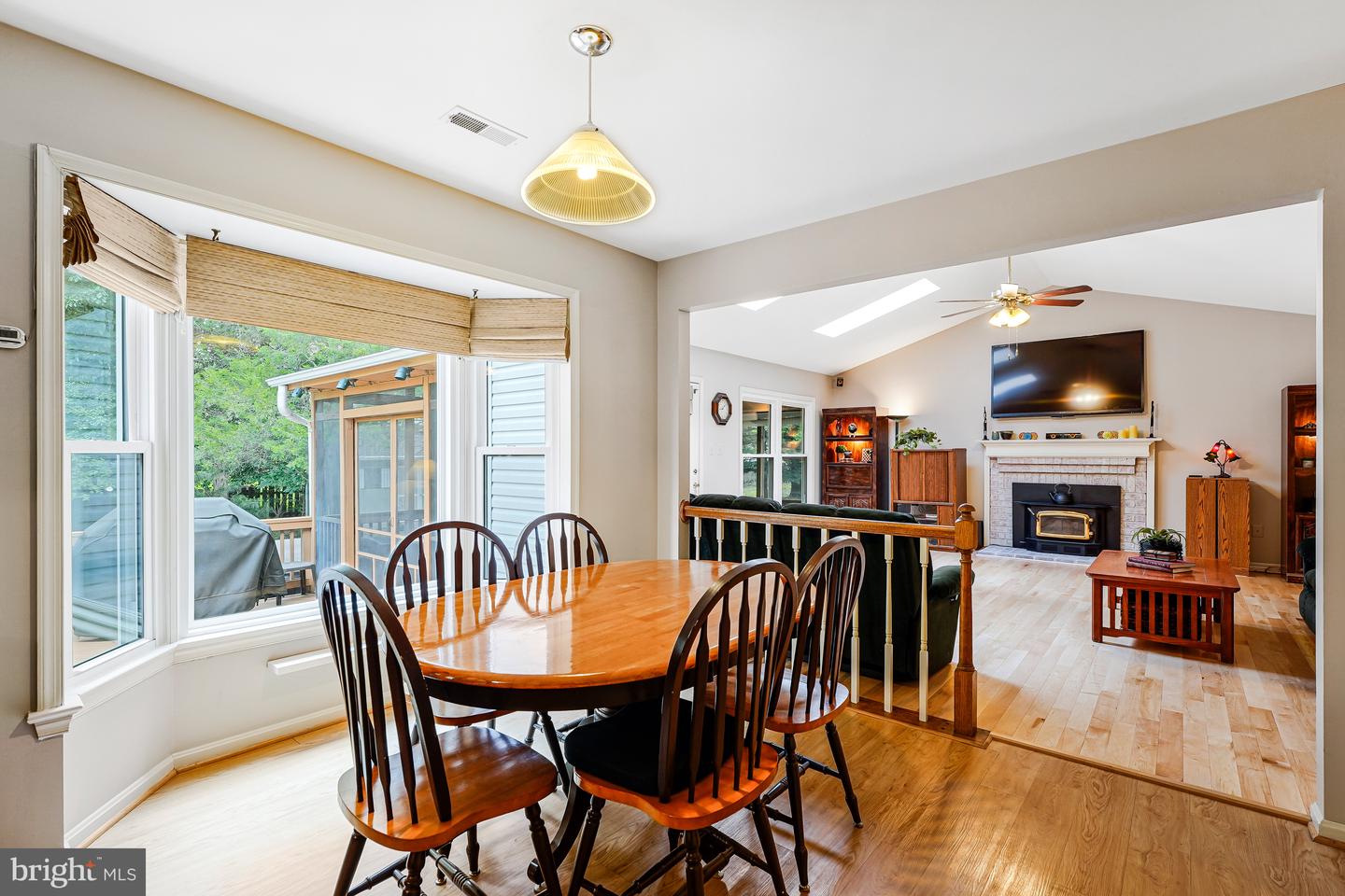 4305 WARNER LANE, CHANTILLY, Virginia 20151, 4 Bedrooms Bedrooms, ,3 BathroomsBathrooms,Residential,For sale,4305 WARNER LANE,VAFX2256604 MLS # VAFX2256604