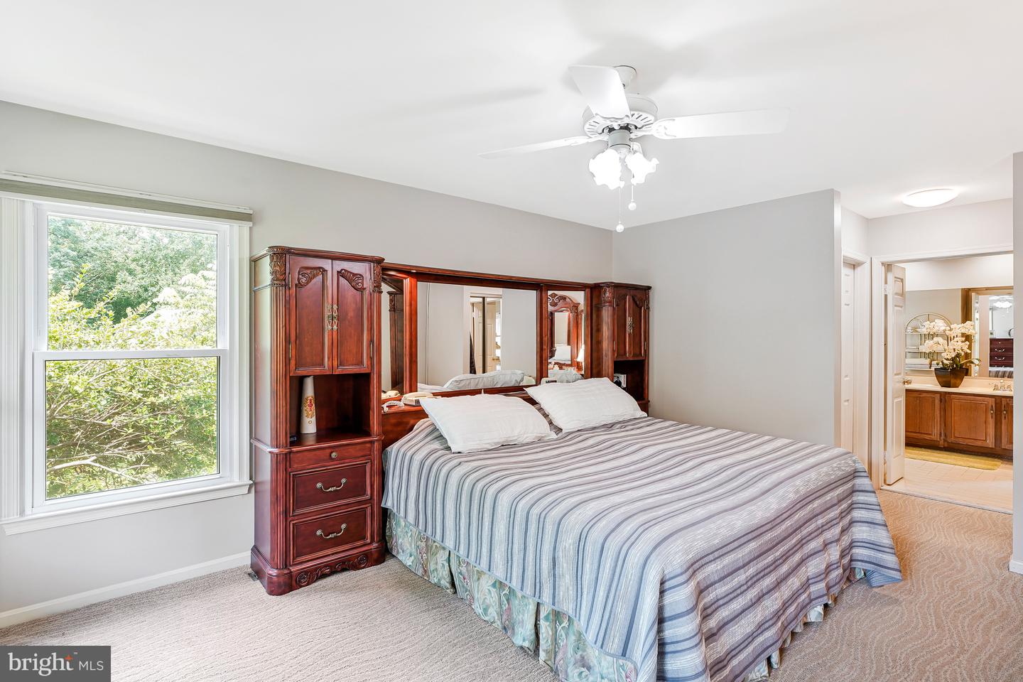 4305 WARNER LANE, CHANTILLY, Virginia 20151, 4 Bedrooms Bedrooms, ,3 BathroomsBathrooms,Residential,For sale,4305 WARNER LANE,VAFX2256604 MLS # VAFX2256604