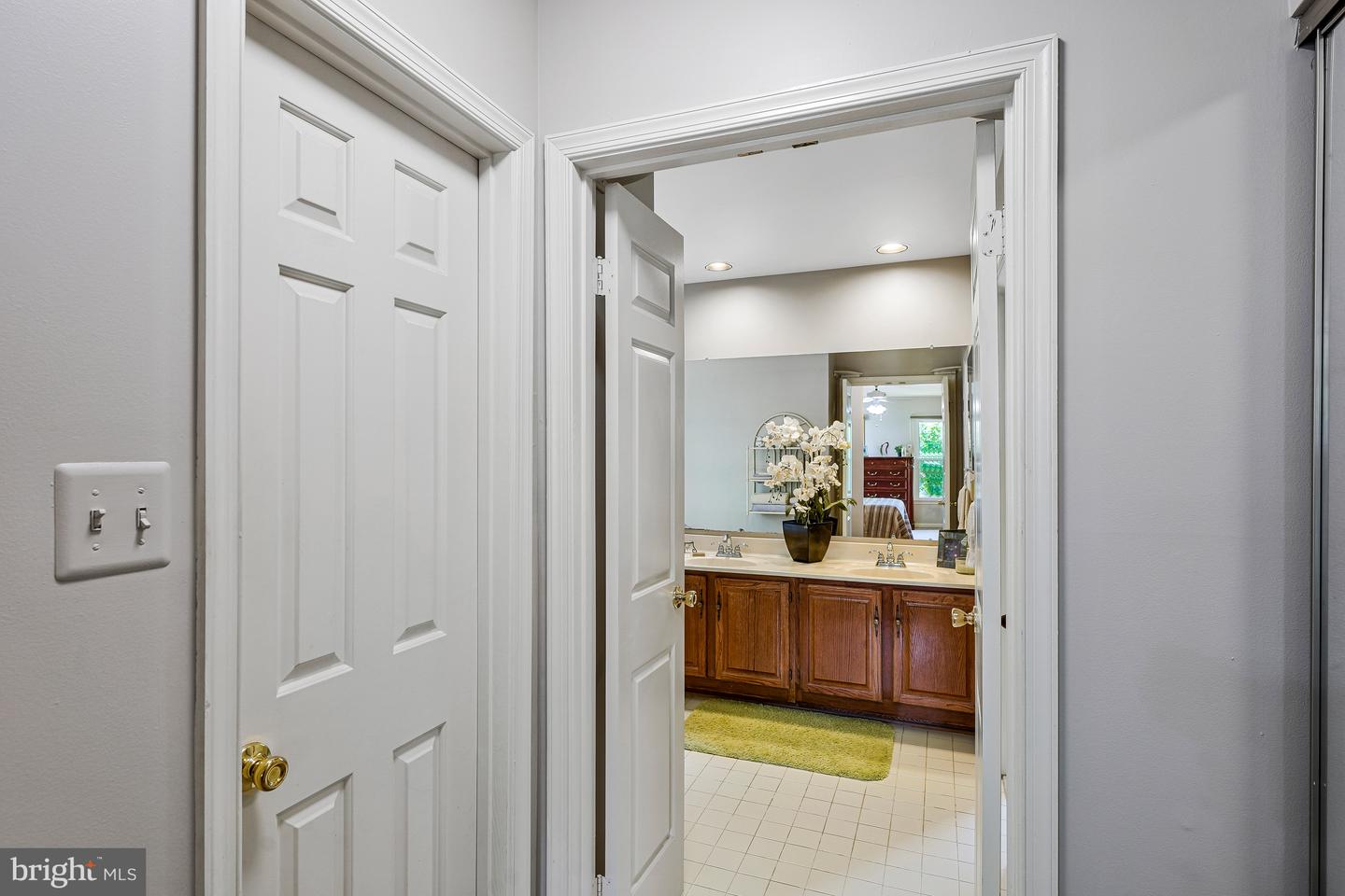 4305 WARNER LANE, CHANTILLY, Virginia 20151, 4 Bedrooms Bedrooms, ,3 BathroomsBathrooms,Residential,For sale,4305 WARNER LANE,VAFX2256604 MLS # VAFX2256604