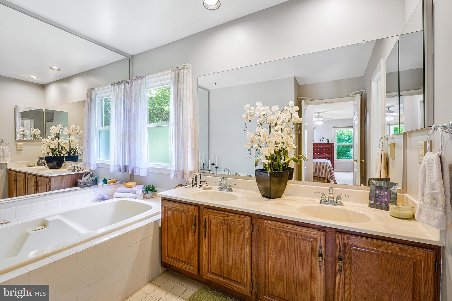 4305 WARNER LANE, CHANTILLY, Virginia 20151, 4 Bedrooms Bedrooms, ,3 BathroomsBathrooms,Residential,For sale,4305 WARNER LANE,VAFX2256604 MLS # VAFX2256604