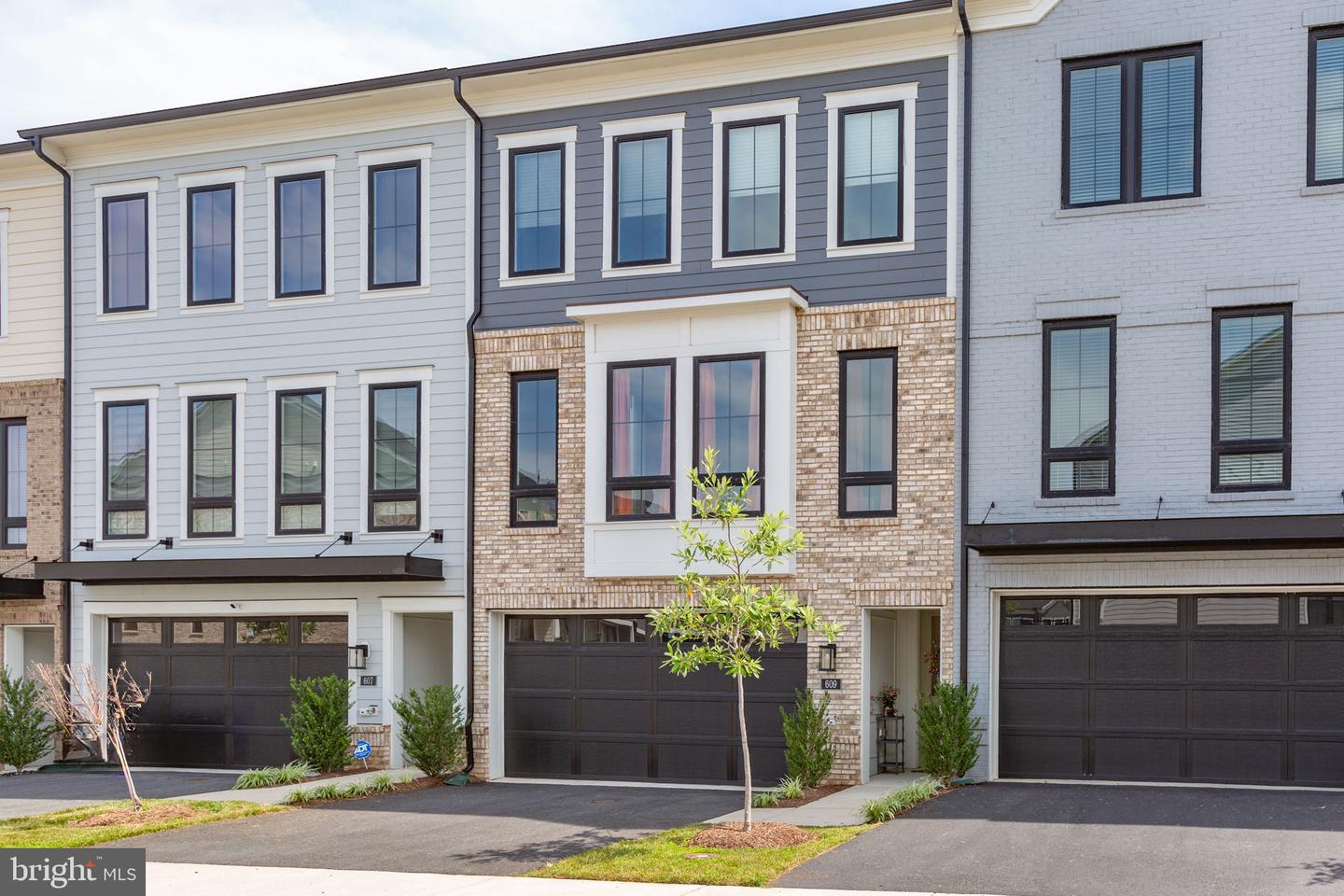 609 ANGELFISH WAY, WOODBRIDGE, Virginia 22191, 3 Bedrooms Bedrooms, ,3 BathroomsBathrooms,Residential,For sale,609 ANGELFISH WAY,VAPW2099704 MLS # VAPW2099704