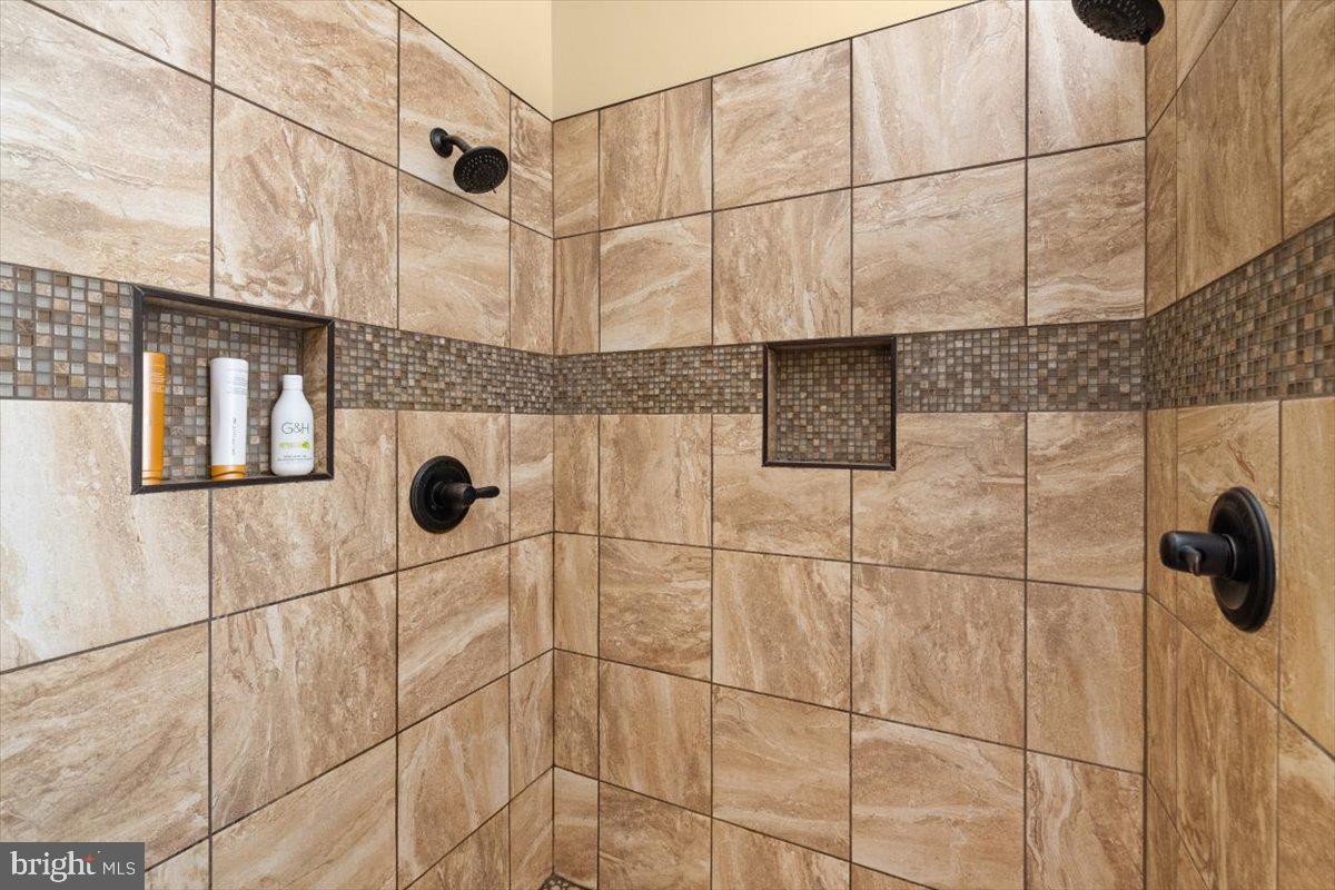 921 KENNEDY DR, WINCHESTER, Virginia 22601, 5 Bedrooms Bedrooms, ,4 BathroomsBathrooms,Residential,For sale,921 KENNEDY DR,VAWI2008744 MLS # VAWI2008744