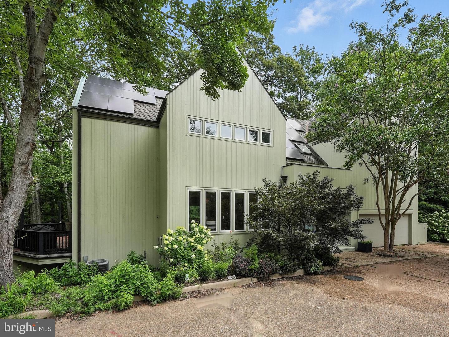 6702 OREGON AVE NW, WASHINGTON, District Of Columbia 20015, 5 Bedrooms Bedrooms, ,4 BathroomsBathrooms,Residential,For sale,6702 OREGON AVE NW,DCDC2211592 MLS # DCDC2211592