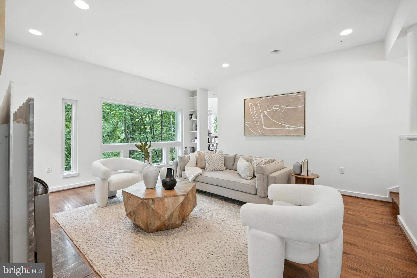 6702 OREGON AVE NW, WASHINGTON, District Of Columbia 20015, 5 Bedrooms Bedrooms, ,4 BathroomsBathrooms,Residential,For sale,6702 OREGON AVE NW,DCDC2211592 MLS # DCDC2211592