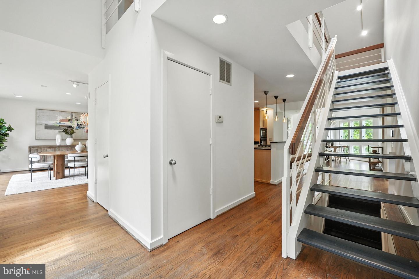 6702 OREGON AVE NW, WASHINGTON, District Of Columbia 20015, 5 Bedrooms Bedrooms, ,4 BathroomsBathrooms,Residential,For sale,6702 OREGON AVE NW,DCDC2211592 MLS # DCDC2211592