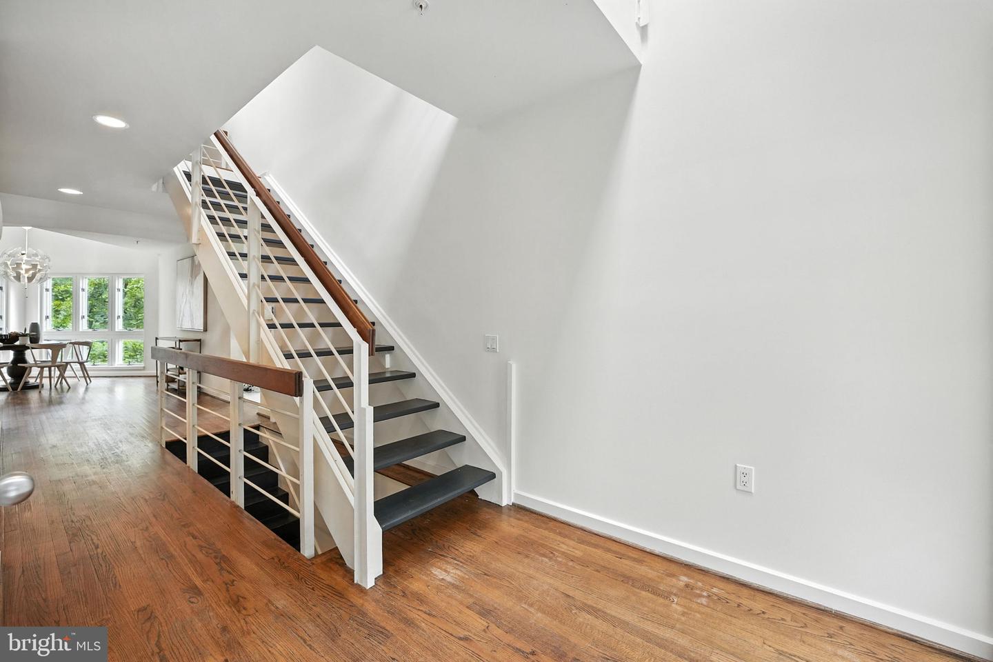 6702 OREGON AVE NW, WASHINGTON, District Of Columbia 20015, 5 Bedrooms Bedrooms, ,4 BathroomsBathrooms,Residential,For sale,6702 OREGON AVE NW,DCDC2211592 MLS # DCDC2211592