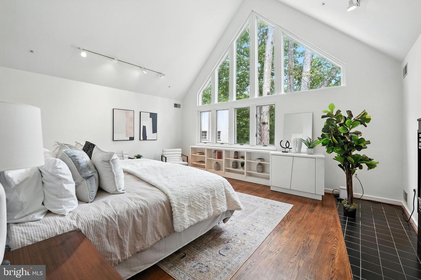6702 OREGON AVE NW, WASHINGTON, District Of Columbia 20015, 5 Bedrooms Bedrooms, ,4 BathroomsBathrooms,Residential,For sale,6702 OREGON AVE NW,DCDC2211592 MLS # DCDC2211592