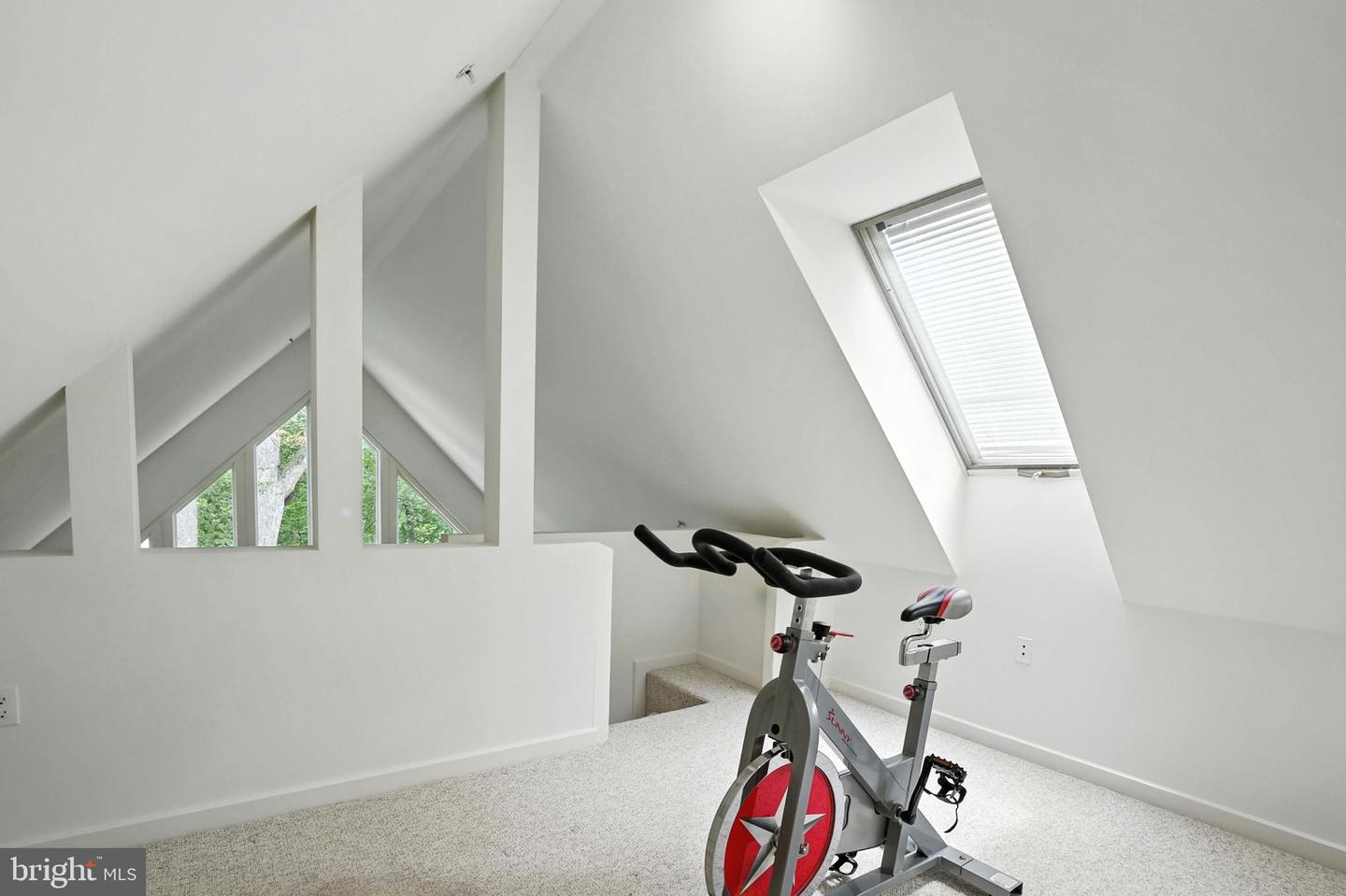 6702 OREGON AVE NW, WASHINGTON, District Of Columbia 20015, 5 Bedrooms Bedrooms, ,4 BathroomsBathrooms,Residential,For sale,6702 OREGON AVE NW,DCDC2211592 MLS # DCDC2211592