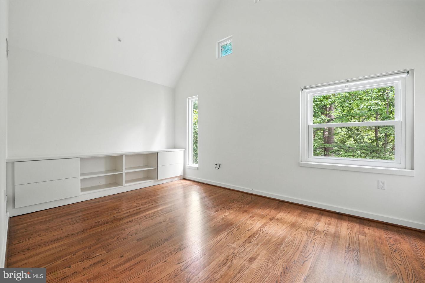 6702 OREGON AVE NW, WASHINGTON, District Of Columbia 20015, 5 Bedrooms Bedrooms, ,4 BathroomsBathrooms,Residential,For sale,6702 OREGON AVE NW,DCDC2211592 MLS # DCDC2211592