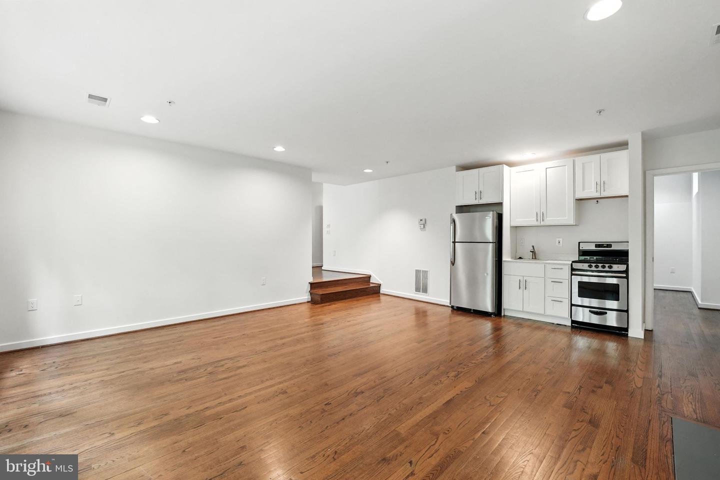 6702 OREGON AVE NW, WASHINGTON, District Of Columbia 20015, 5 Bedrooms Bedrooms, ,4 BathroomsBathrooms,Residential,For sale,6702 OREGON AVE NW,DCDC2211592 MLS # DCDC2211592