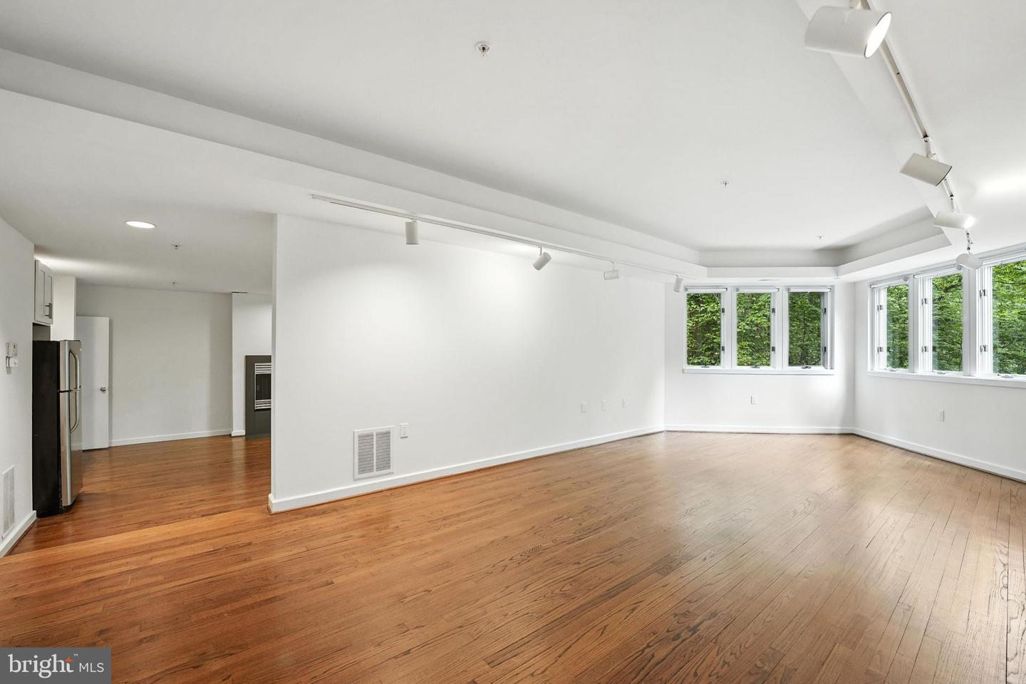 6702 OREGON AVE NW, WASHINGTON, District Of Columbia 20015, 5 Bedrooms Bedrooms, ,4 BathroomsBathrooms,Residential,For sale,6702 OREGON AVE NW,DCDC2211592 MLS # DCDC2211592