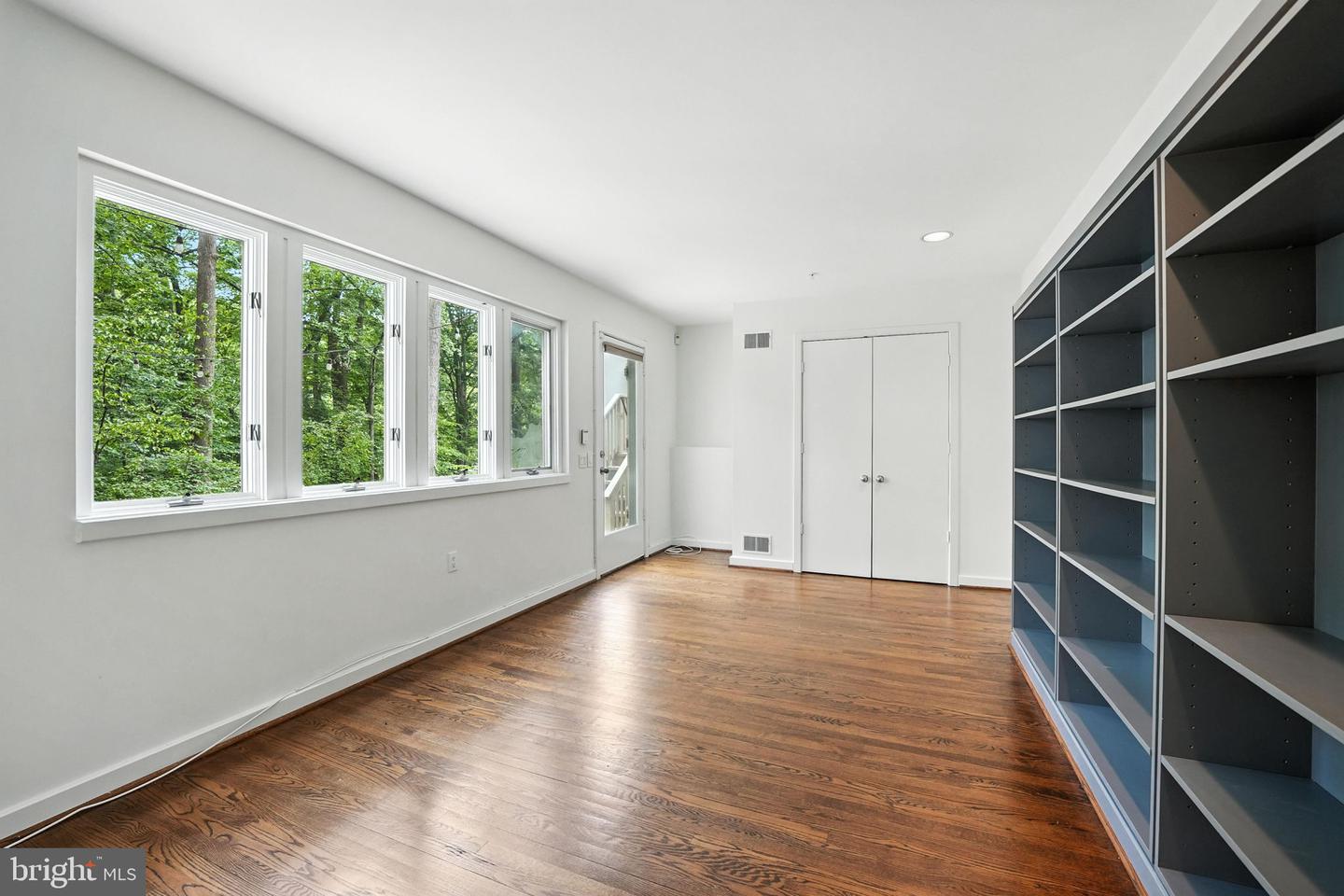 6702 OREGON AVE NW, WASHINGTON, District Of Columbia 20015, 5 Bedrooms Bedrooms, ,4 BathroomsBathrooms,Residential,For sale,6702 OREGON AVE NW,DCDC2211592 MLS # DCDC2211592