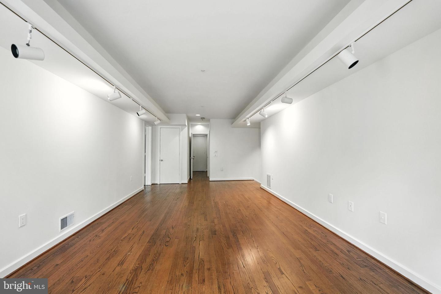 6702 OREGON AVE NW, WASHINGTON, District Of Columbia 20015, 5 Bedrooms Bedrooms, ,4 BathroomsBathrooms,Residential,For sale,6702 OREGON AVE NW,DCDC2211592 MLS # DCDC2211592