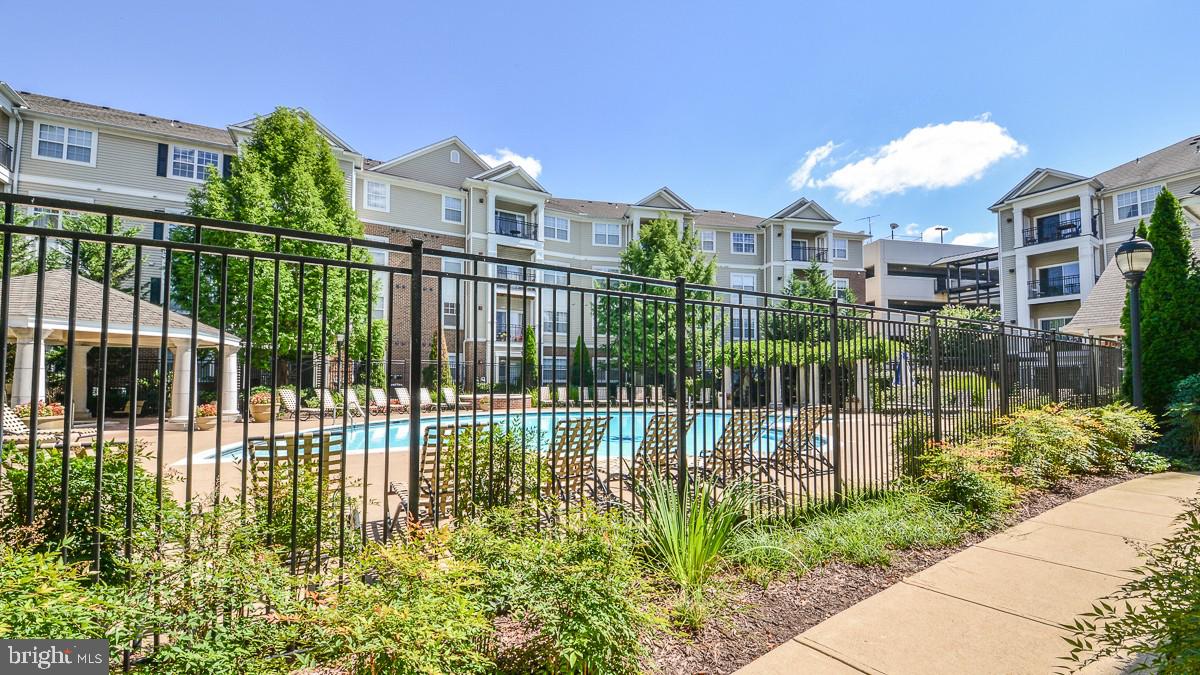 12953 CENTRE PARK CIR #222, HERNDON, Virginia 20171, 2 Bedrooms Bedrooms, ,1 BathroomBathrooms,Residential,For sale,12953 CENTRE PARK CIR #222,VAFX2256418 MLS # VAFX2256418