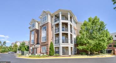 12953 CENTRE PARK CIR #222, HERNDON, Virginia 20171, 2 Bedrooms Bedrooms, ,1 BathroomBathrooms,Residential,For sale,12953 CENTRE PARK CIR #222,VAFX2256418 MLS # VAFX2256418