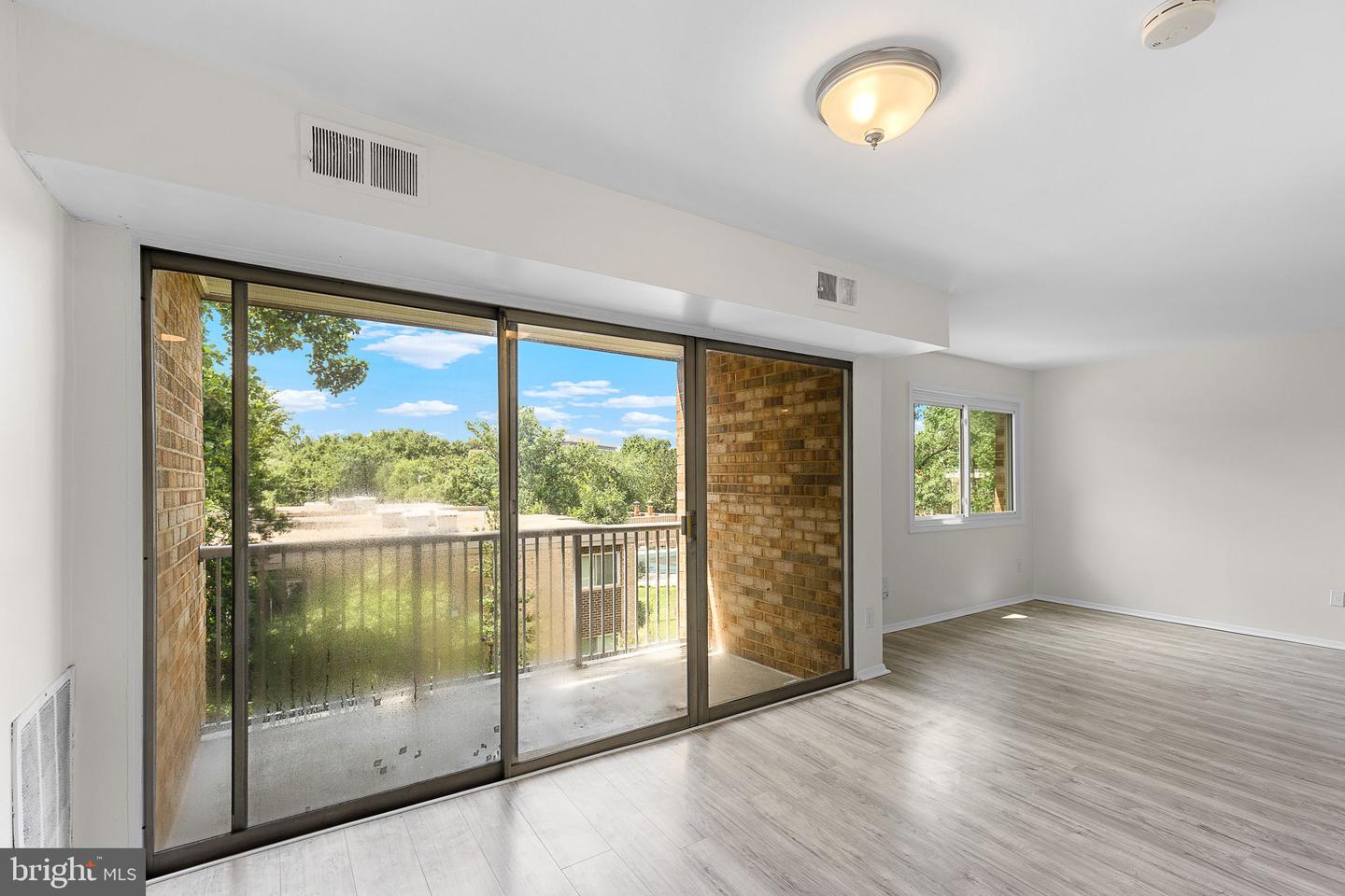 8001 CHANUTE PL #15, FALLS CHURCH, Virginia 22042, 1 Bedroom Bedrooms, ,1 BathroomBathrooms,Residential,For sale,8001 CHANUTE PL #15,VAFX2256700 MLS # VAFX2256700