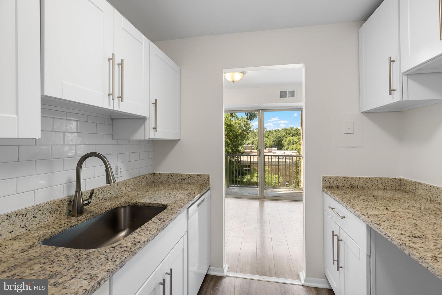 8001 CHANUTE PL #15, FALLS CHURCH, Virginia 22042, 1 Bedroom Bedrooms, ,1 BathroomBathrooms,Residential,For sale,8001 CHANUTE PL #15,VAFX2256700 MLS # VAFX2256700