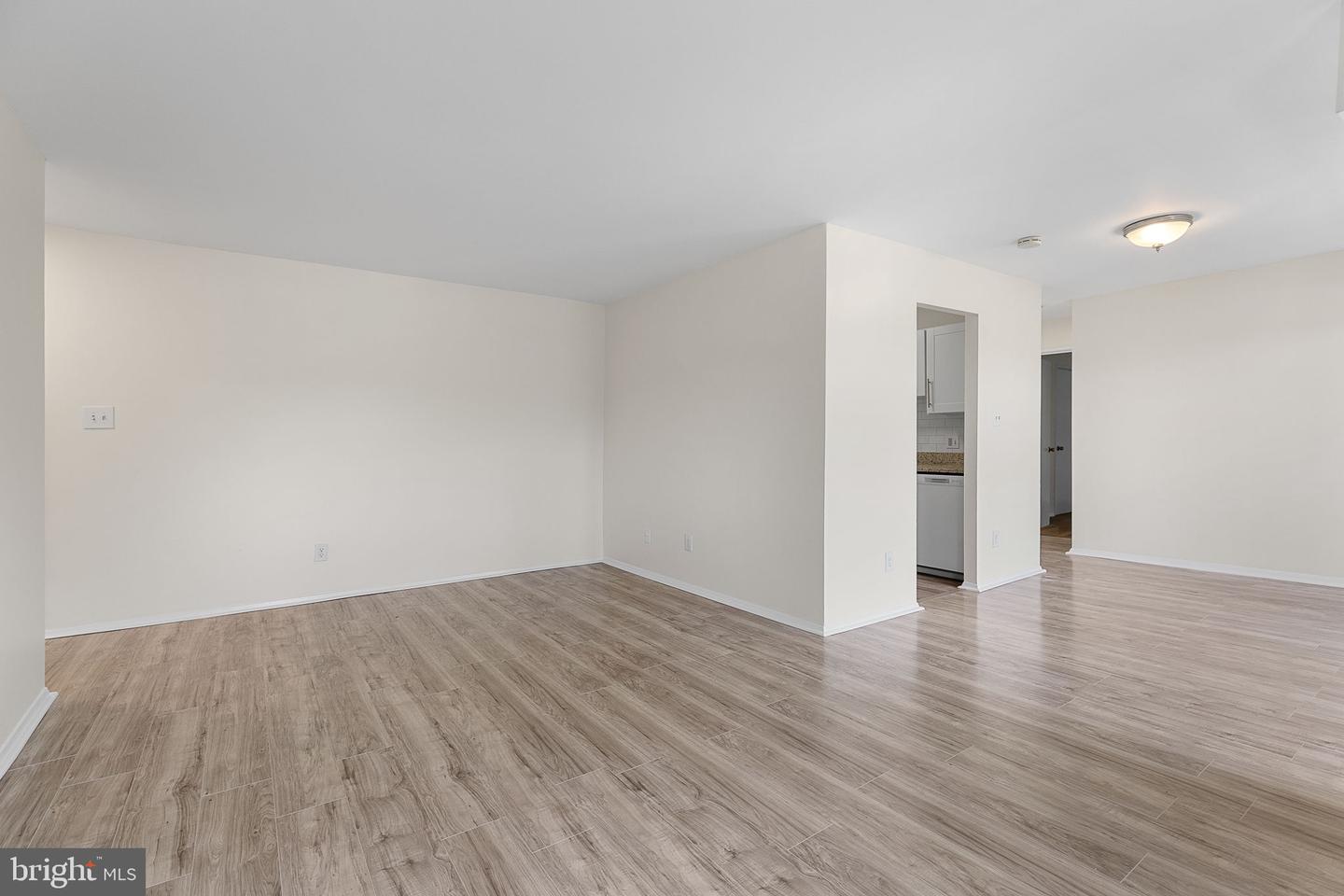 8001 CHANUTE PL #15, FALLS CHURCH, Virginia 22042, 1 Bedroom Bedrooms, ,1 BathroomBathrooms,Residential,For sale,8001 CHANUTE PL #15,VAFX2256700 MLS # VAFX2256700