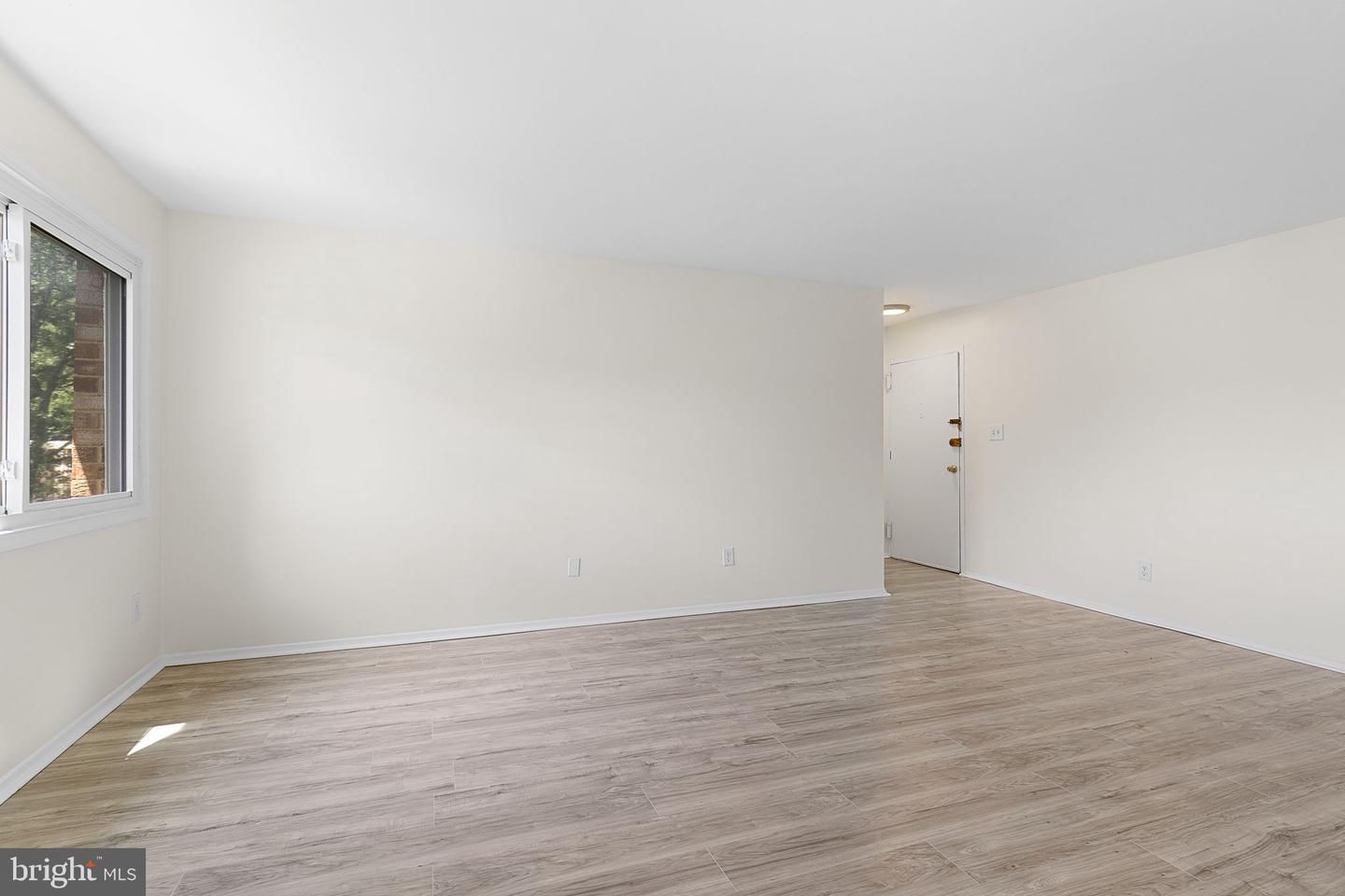 8001 CHANUTE PL #15, FALLS CHURCH, Virginia 22042, 1 Bedroom Bedrooms, ,1 BathroomBathrooms,Residential,For sale,8001 CHANUTE PL #15,VAFX2256700 MLS # VAFX2256700