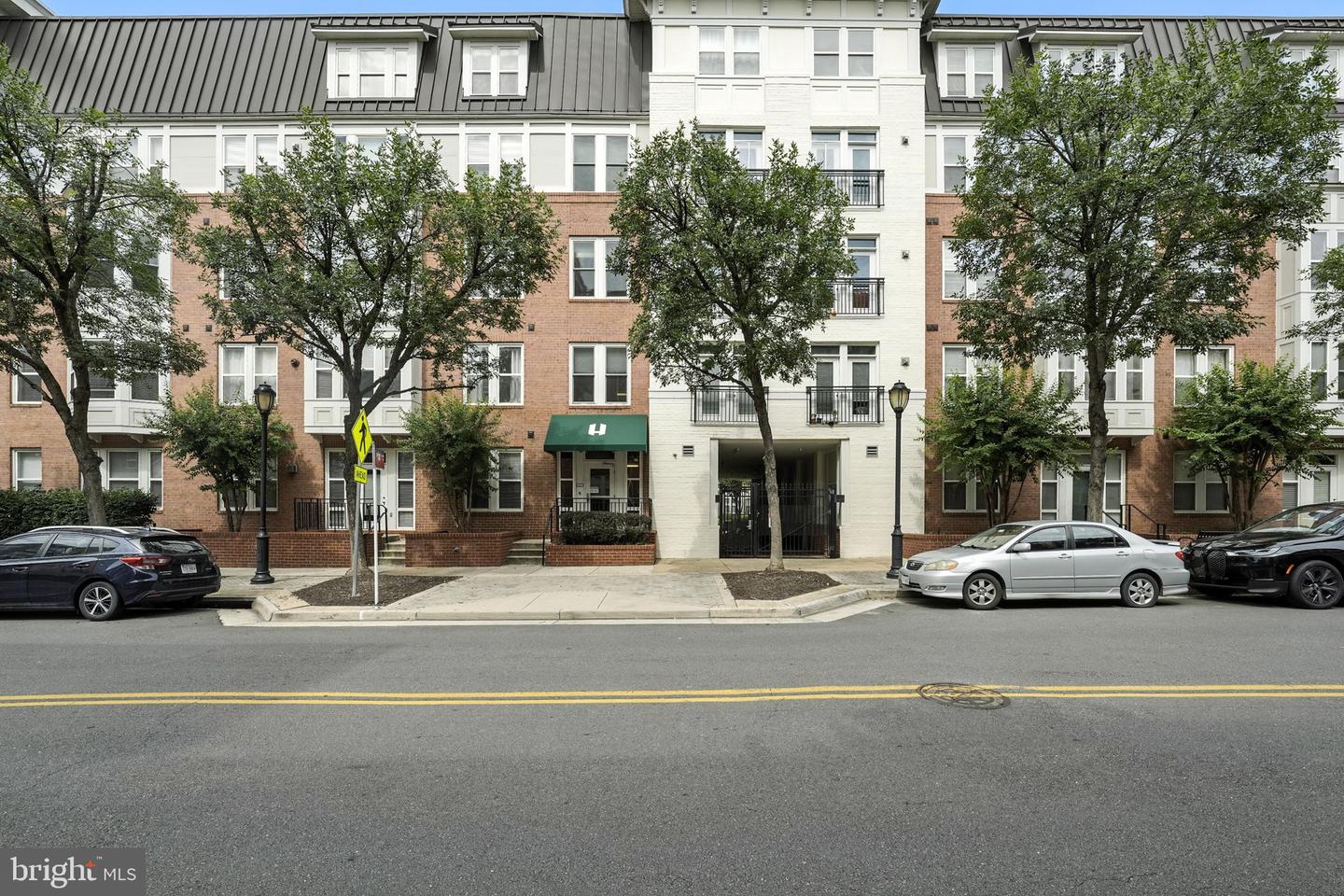 2665 PROSPERITY AVE #211, FAIRFAX, Virginia 22031, 2 Bedrooms Bedrooms, ,2 BathroomsBathrooms,Residential,For sale,2665 PROSPERITY AVE #211,VAFX2256896 MLS # VAFX2256896