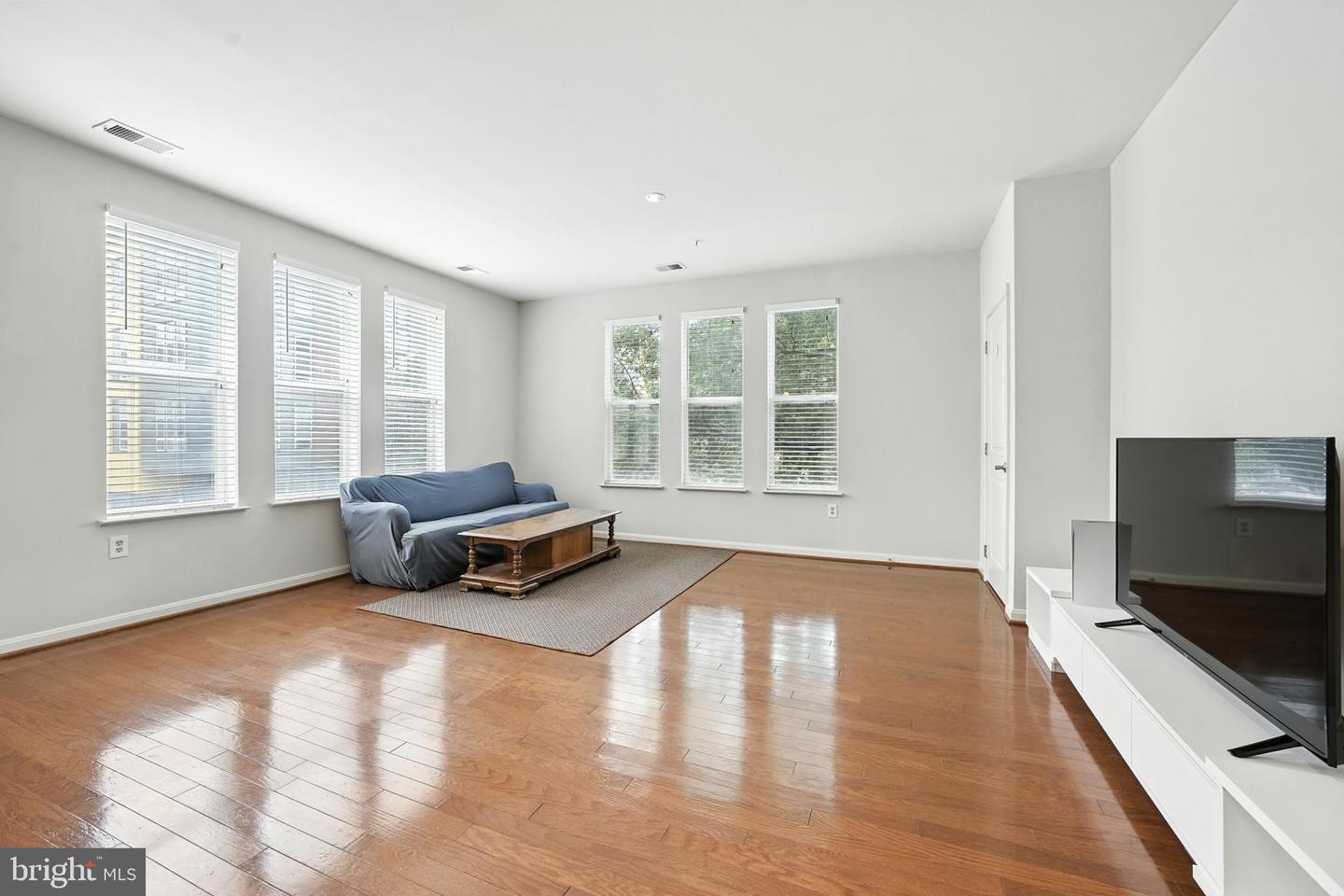 2665 PROSPERITY AVE #211, FAIRFAX, Virginia 22031, 2 Bedrooms Bedrooms, ,2 BathroomsBathrooms,Residential,For sale,2665 PROSPERITY AVE #211,VAFX2256896 MLS # VAFX2256896
