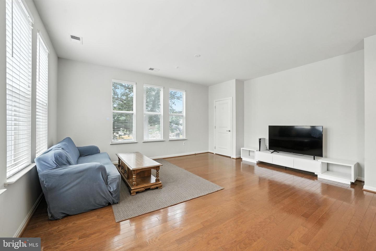 2665 PROSPERITY AVE #211, FAIRFAX, Virginia 22031, 2 Bedrooms Bedrooms, ,2 BathroomsBathrooms,Residential,For sale,2665 PROSPERITY AVE #211,VAFX2256896 MLS # VAFX2256896
