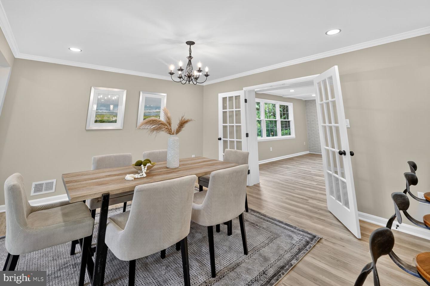 520 N QUAKER LN, ALEXANDRIA, Virginia 22304, 4 Bedrooms Bedrooms, ,2 BathroomsBathrooms,Residential,For sale,520 N QUAKER LN,VAAX2047730 MLS # VAAX2047730