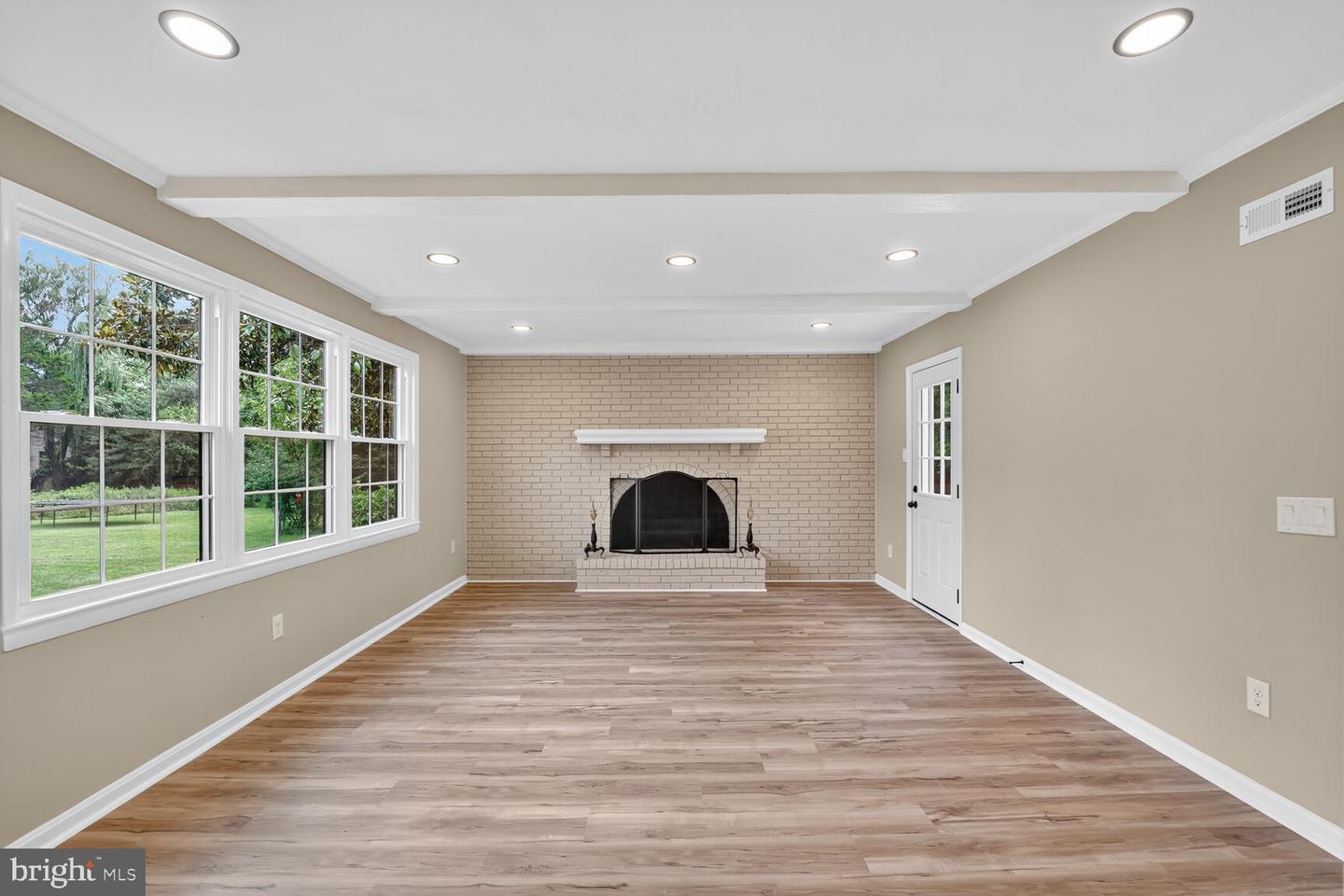 520 N QUAKER LN, ALEXANDRIA, Virginia 22304, 4 Bedrooms Bedrooms, ,2 BathroomsBathrooms,Residential,For sale,520 N QUAKER LN,VAAX2047730 MLS # VAAX2047730