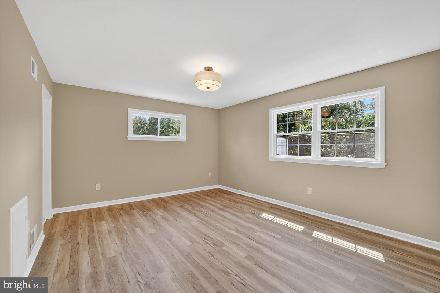 520 N QUAKER LN, ALEXANDRIA, Virginia 22304, 4 Bedrooms Bedrooms, ,2 BathroomsBathrooms,Residential,For sale,520 N QUAKER LN,VAAX2047730 MLS # VAAX2047730