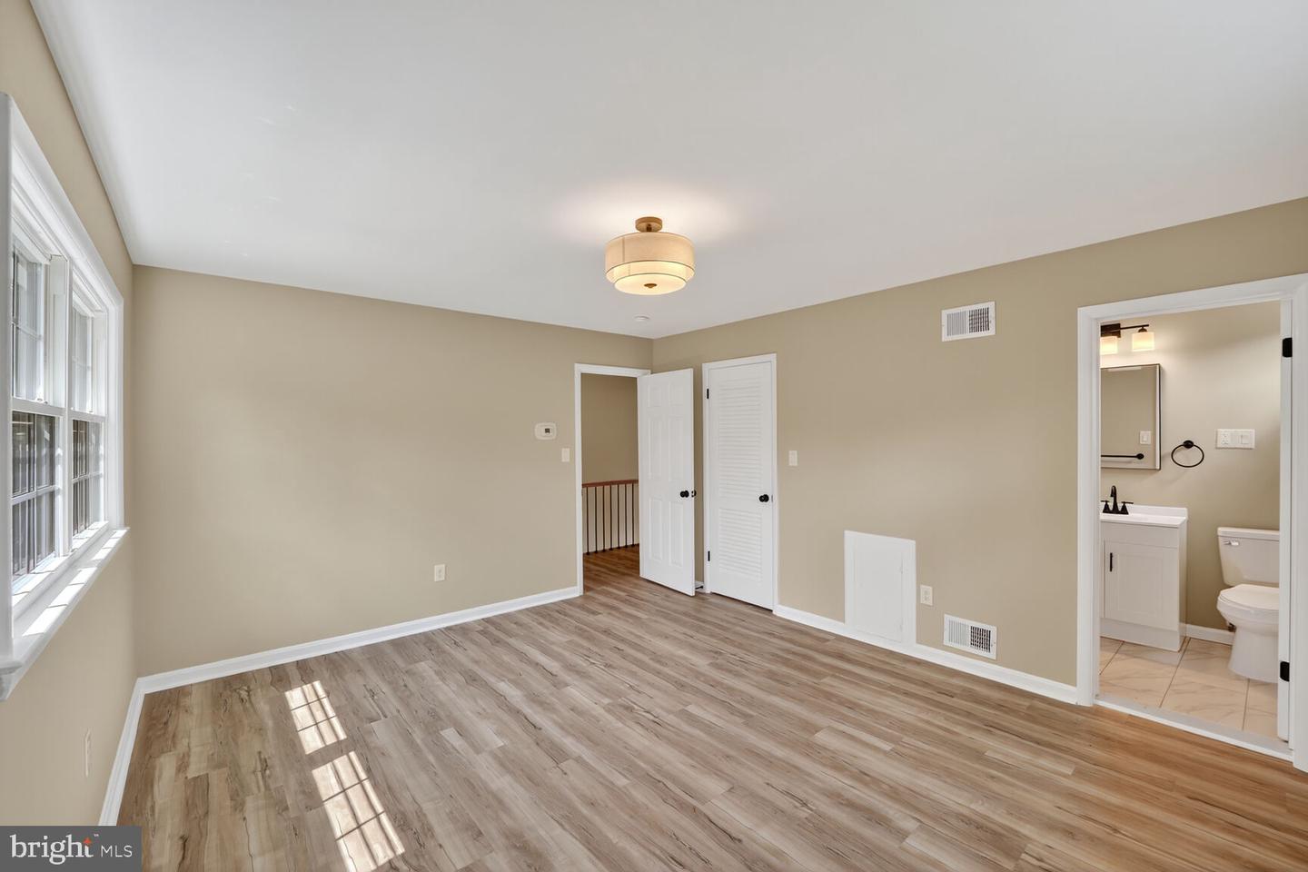 520 N QUAKER LN, ALEXANDRIA, Virginia 22304, 4 Bedrooms Bedrooms, ,2 BathroomsBathrooms,Residential,For sale,520 N QUAKER LN,VAAX2047730 MLS # VAAX2047730