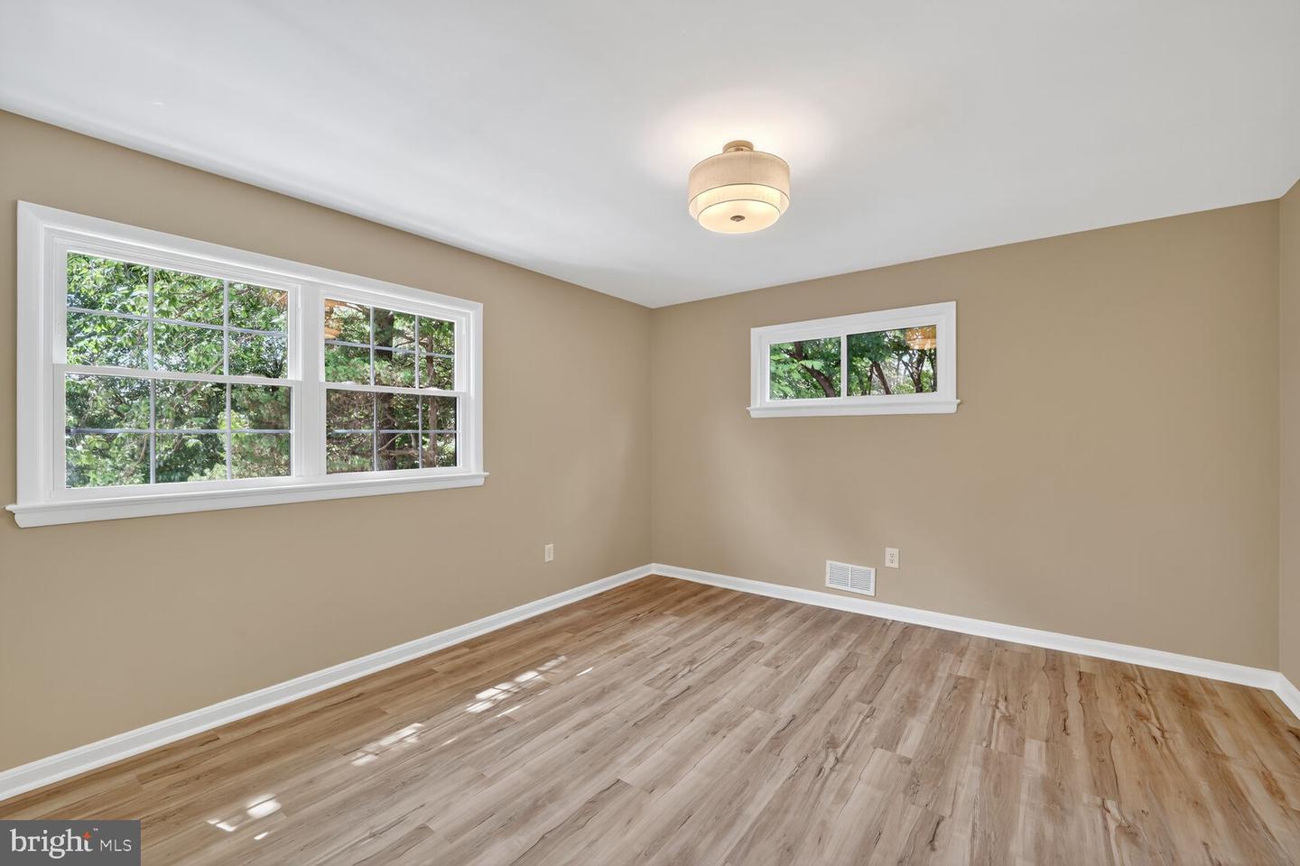 520 N QUAKER LN, ALEXANDRIA, Virginia 22304, 4 Bedrooms Bedrooms, ,2 BathroomsBathrooms,Residential,For sale,520 N QUAKER LN,VAAX2047730 MLS # VAAX2047730