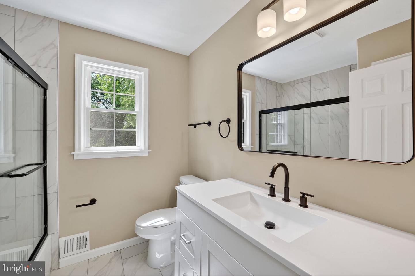 520 N QUAKER LN, ALEXANDRIA, Virginia 22304, 4 Bedrooms Bedrooms, ,2 BathroomsBathrooms,Residential,For sale,520 N QUAKER LN,VAAX2047730 MLS # VAAX2047730